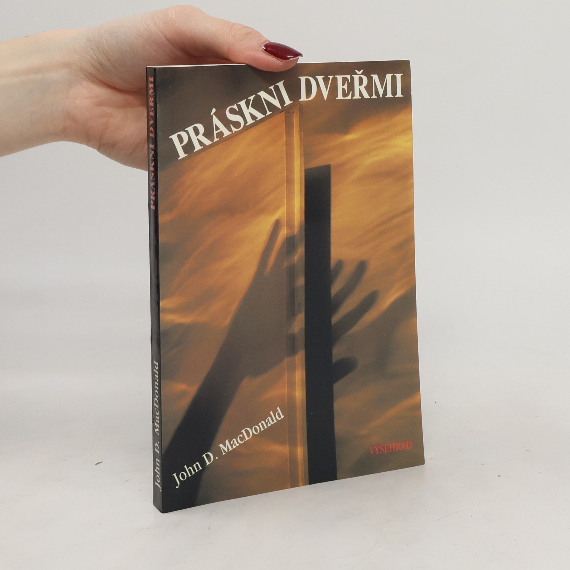 John D. MacDonald Práskni dveřmi