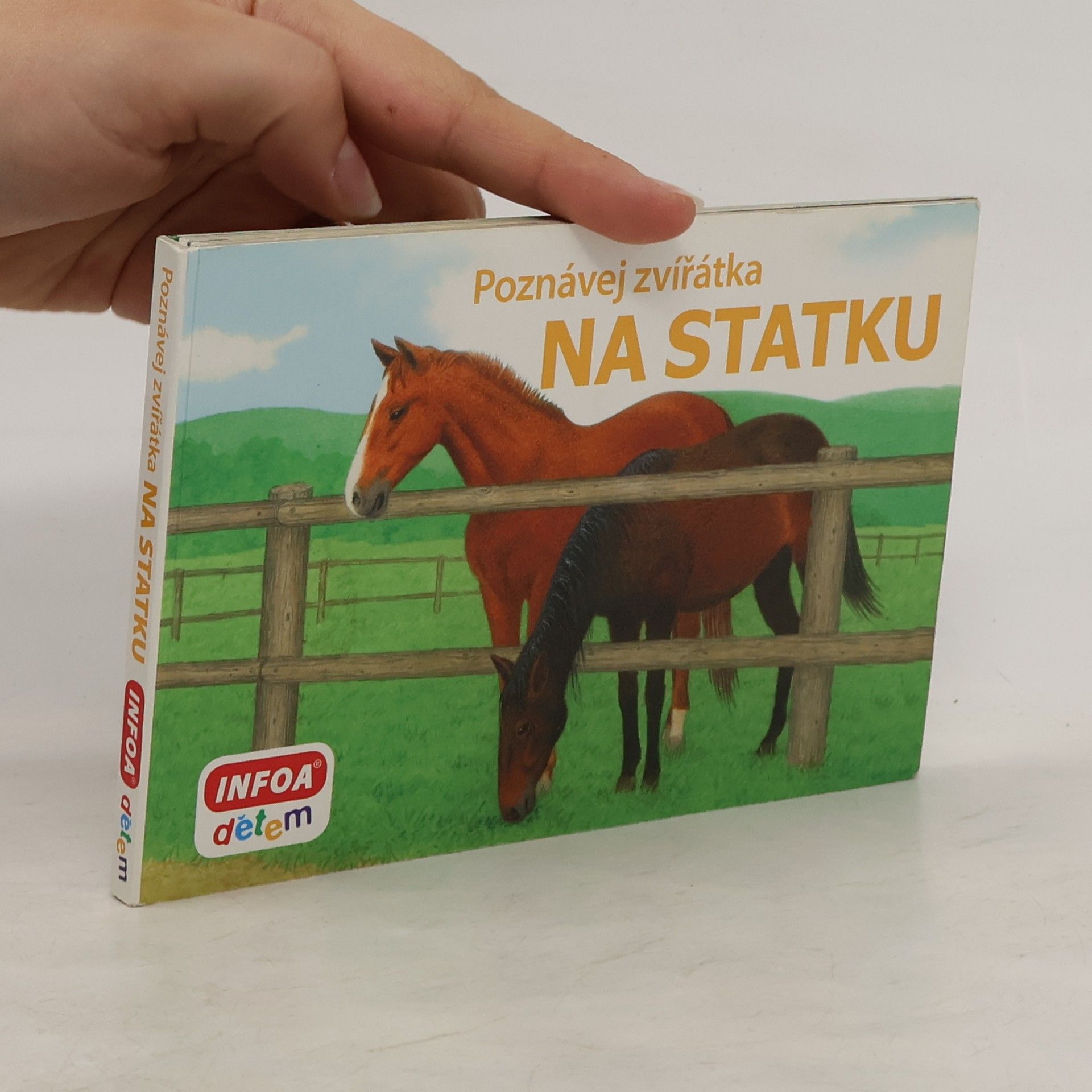 kolektiv Poznávej zvířátka Na statku