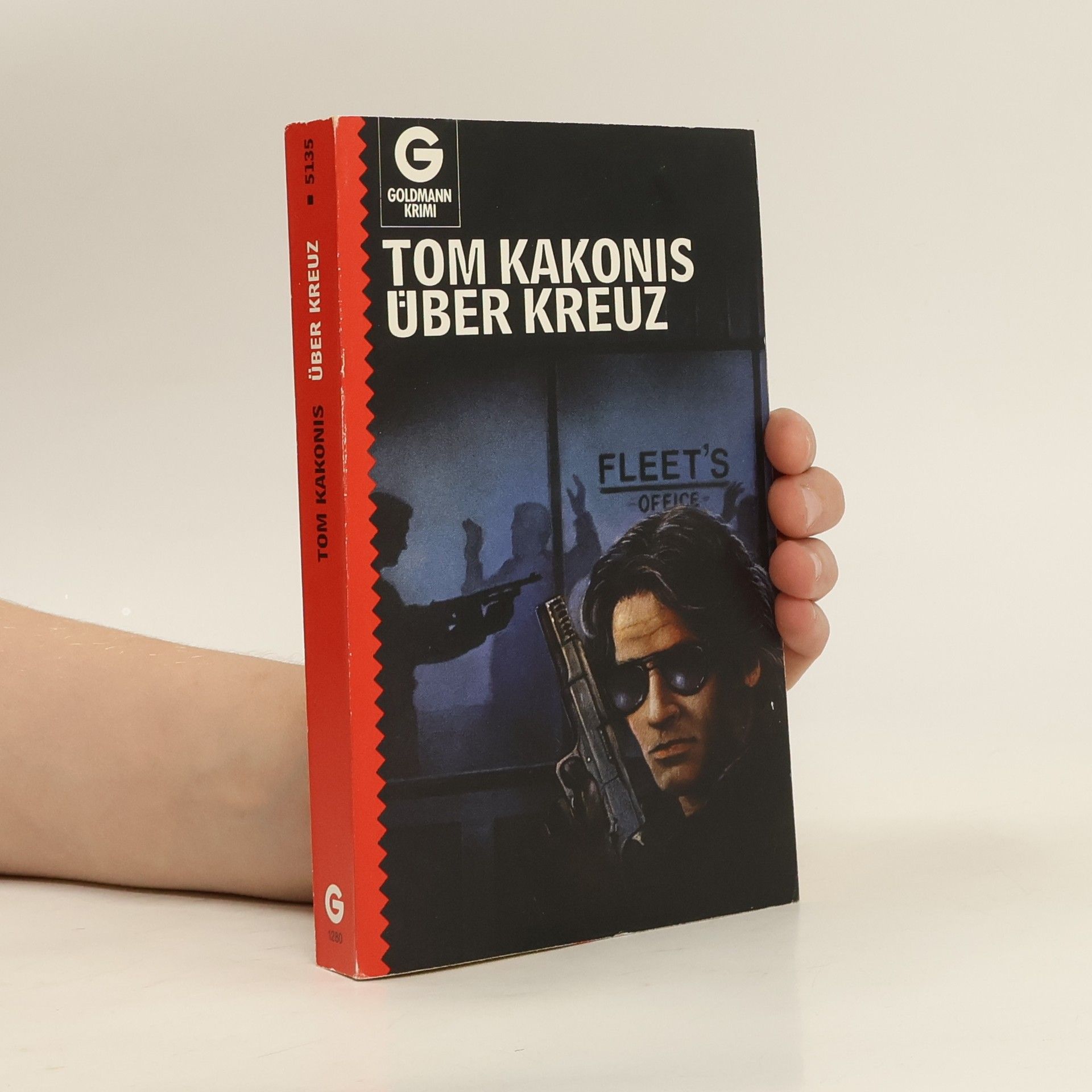 Tom Kakonis Über Kreuz