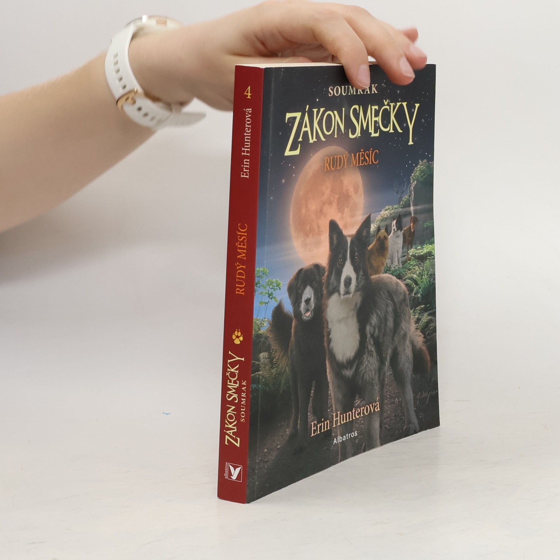 Erin Hunter Zákon smečky: Soumrak (4) - Rudý měsíc