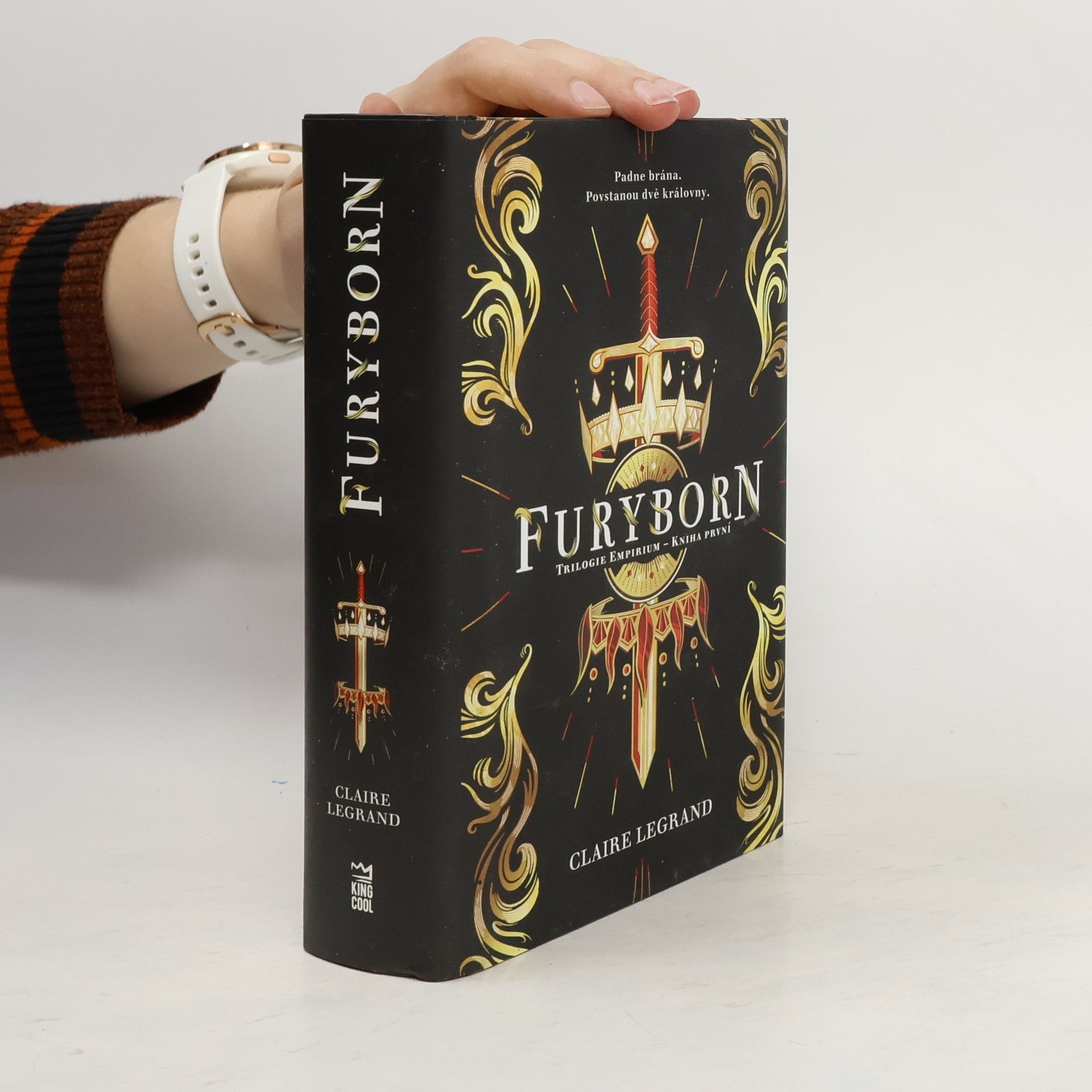 Claire Le Grand Furyborn. Trilogie Empirium - kniha první