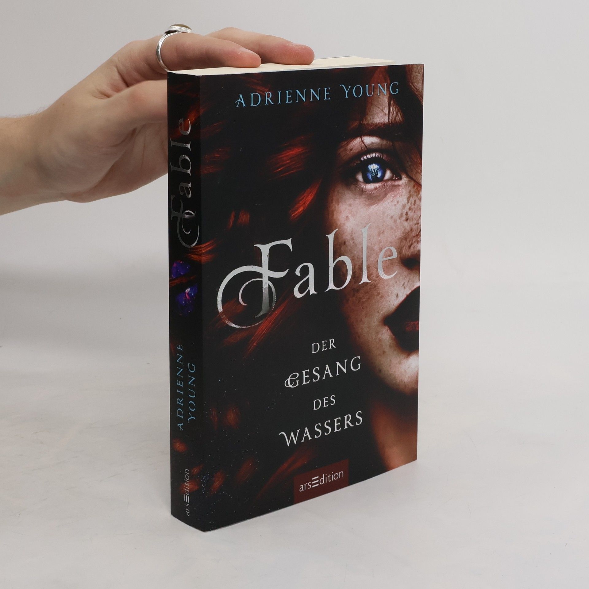 Adrienne Young Fable - Der Gesang des Wassers (Fable 1)