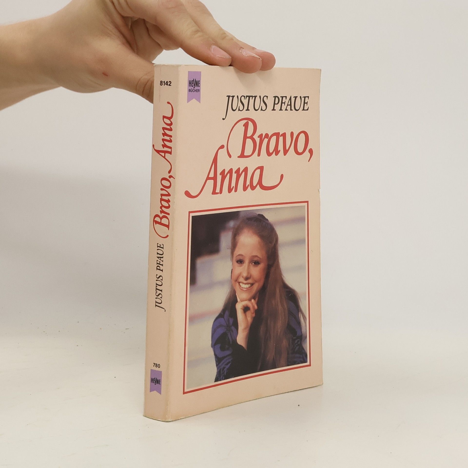Justus Pfaue Bravo, Anna