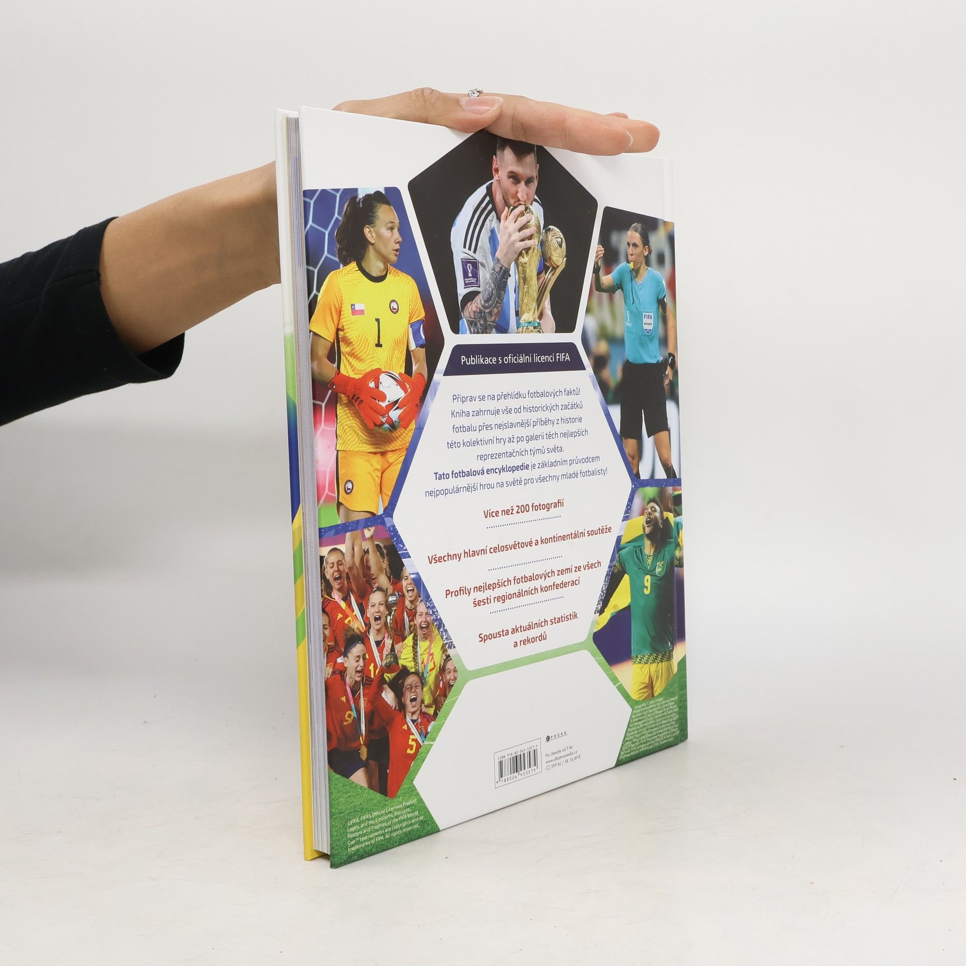 Emily Stead Fotbalová encyklopedie. Publikace s oficiální licencí FIFA