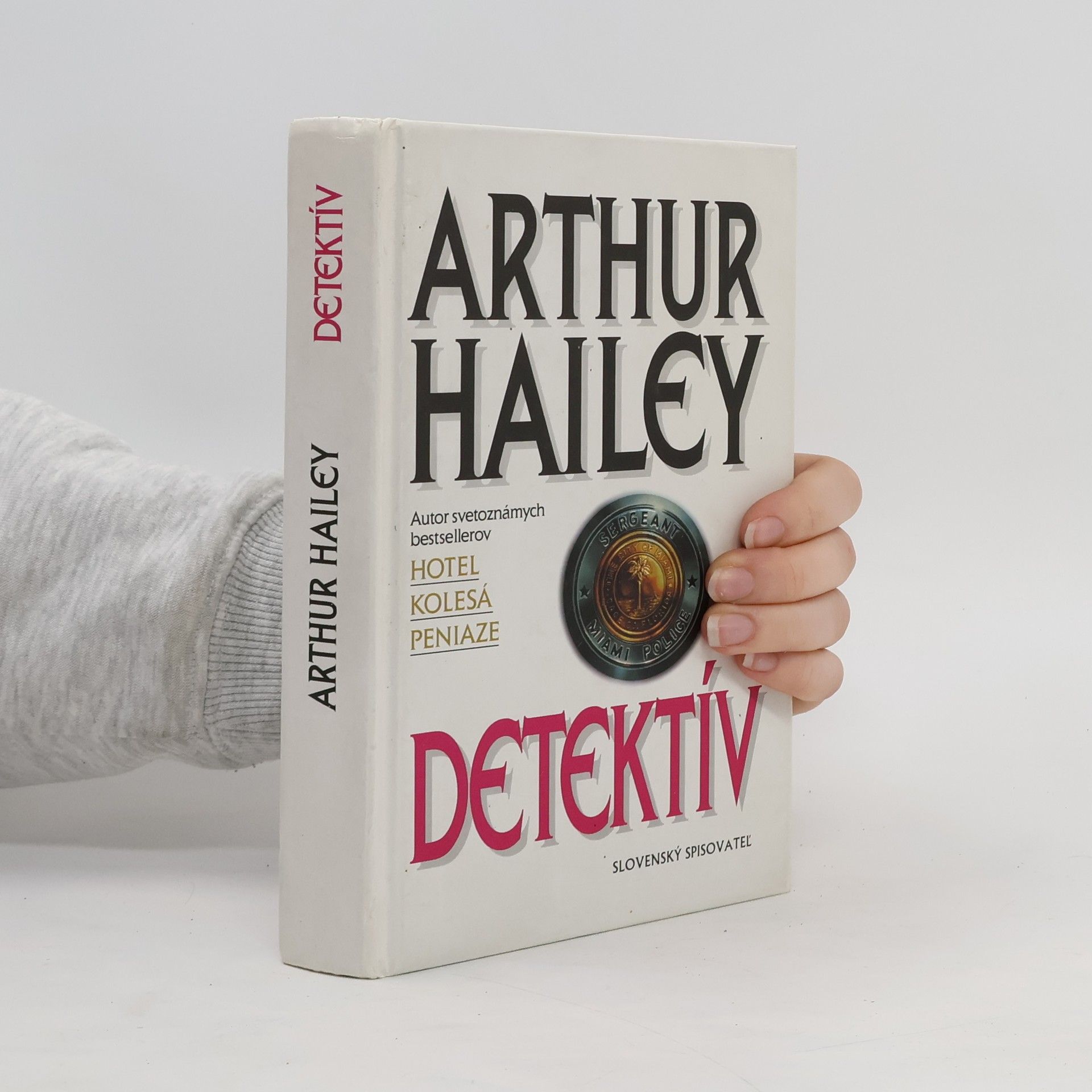 Arthur Hailey Detektív