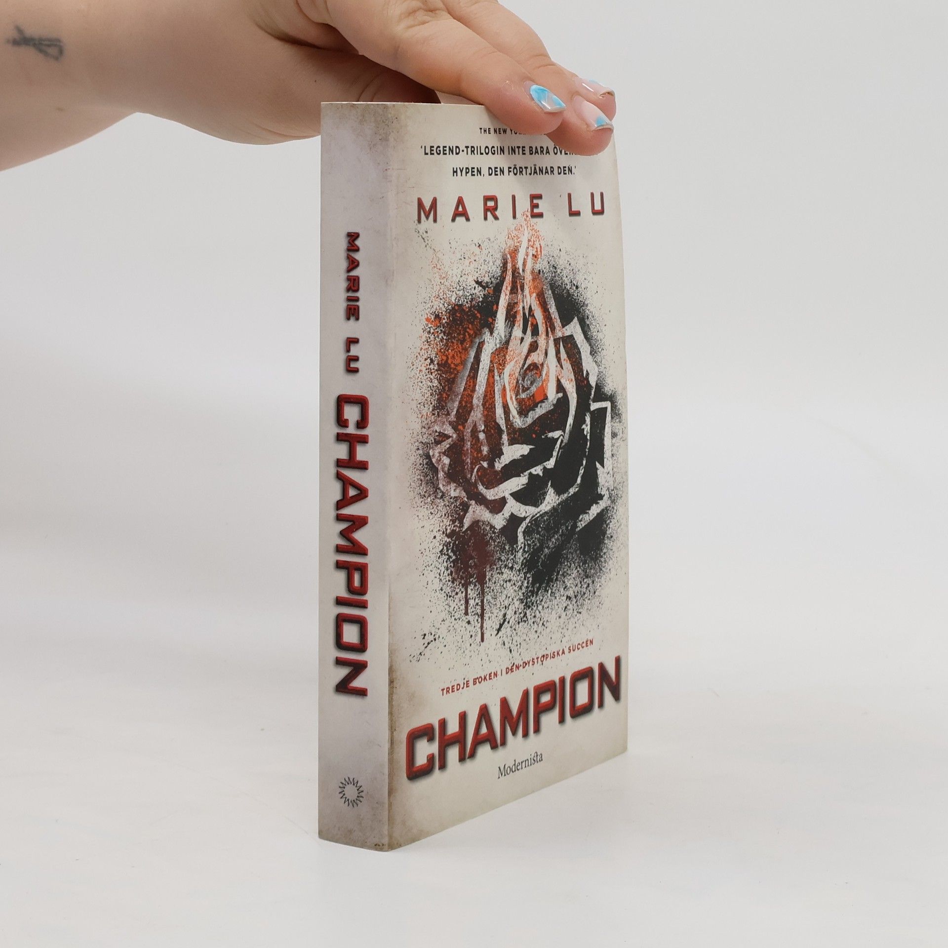 Marie Lu Champion