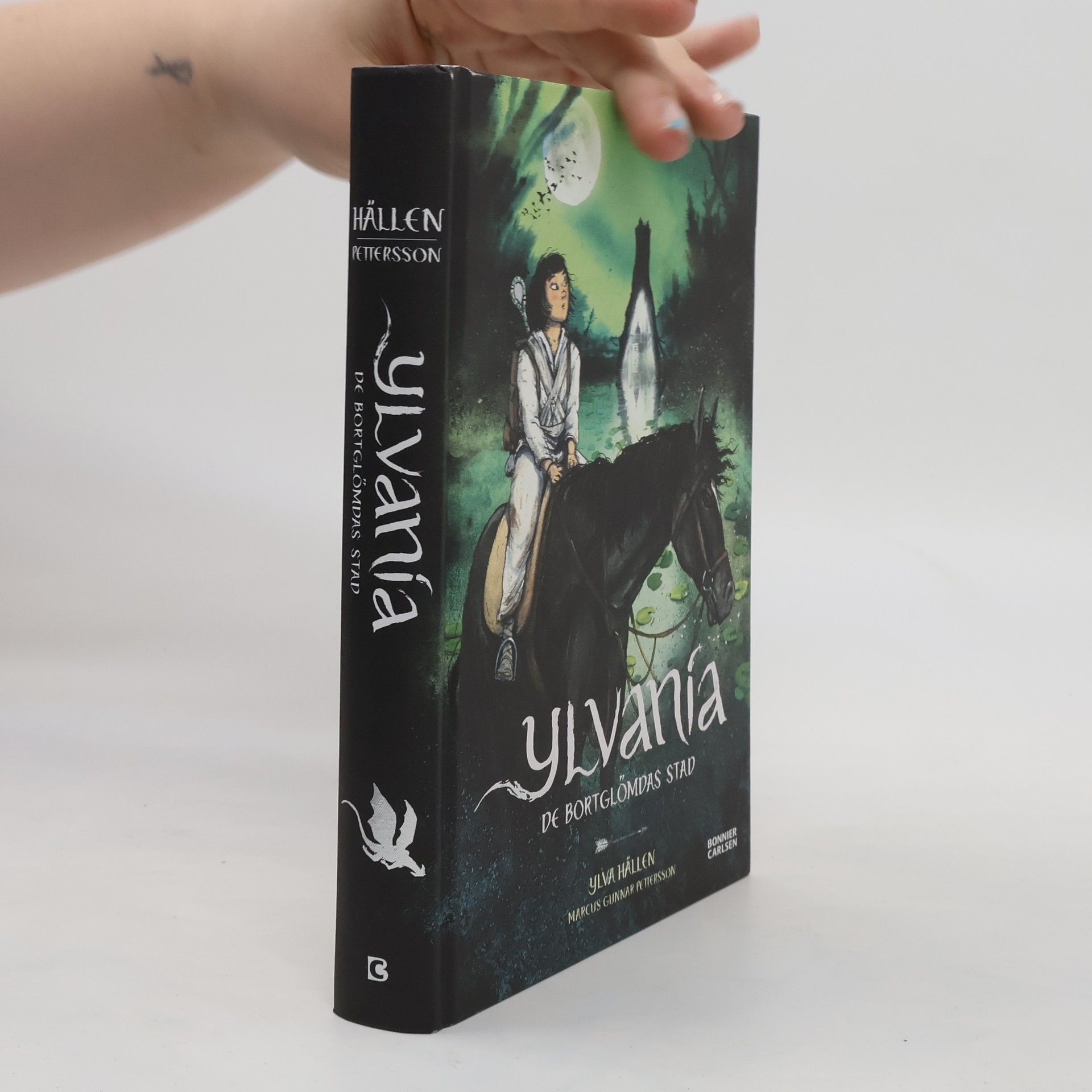 Ylva Hällen Ylvania 4