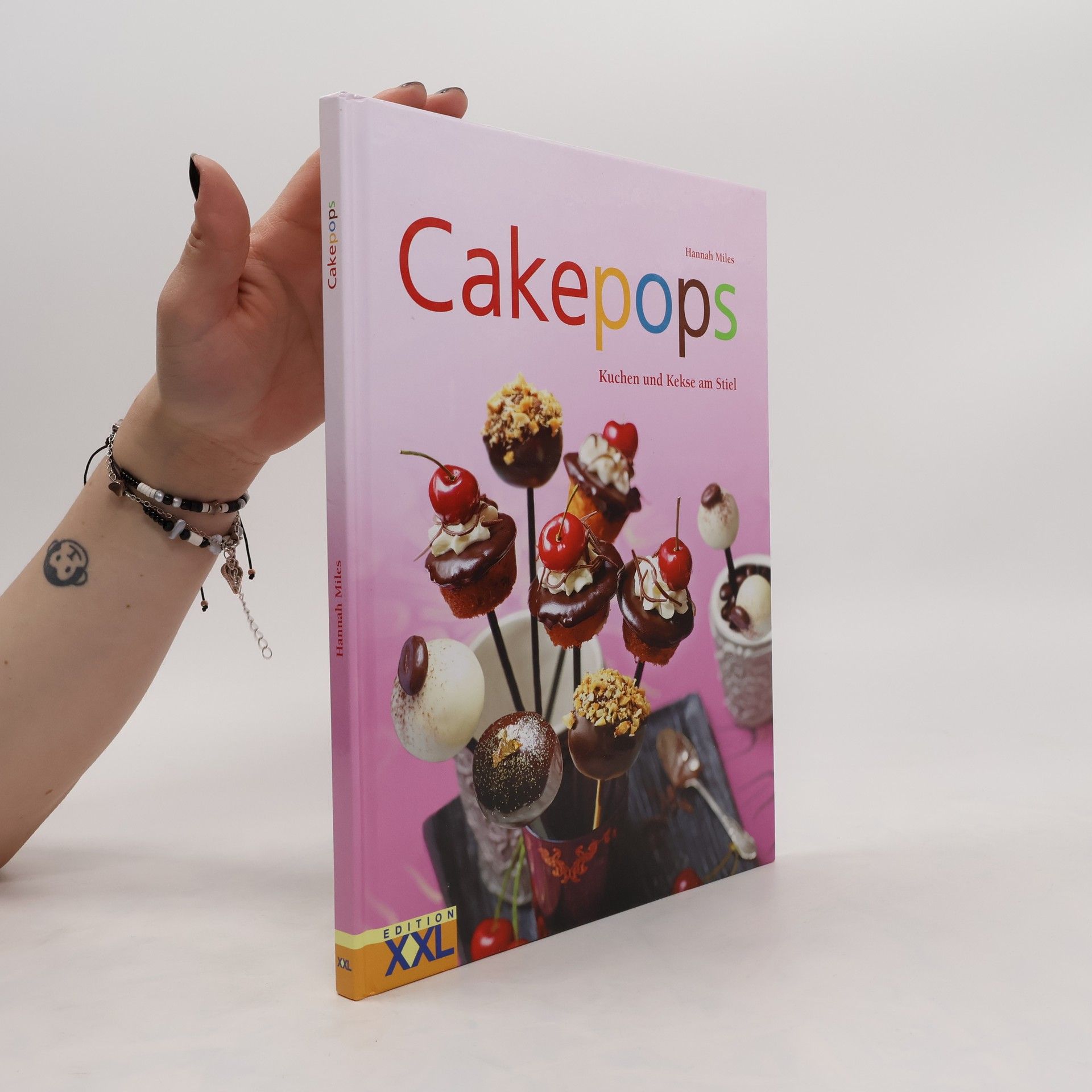 Hannah Miles Cakepops