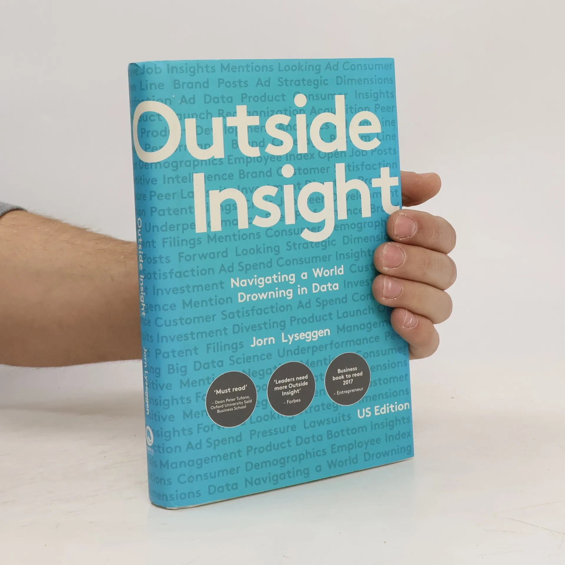 Outside Insight: Navigating a World Drowning in Data | Book | Hardcover | Jorn Lyseggen | EN