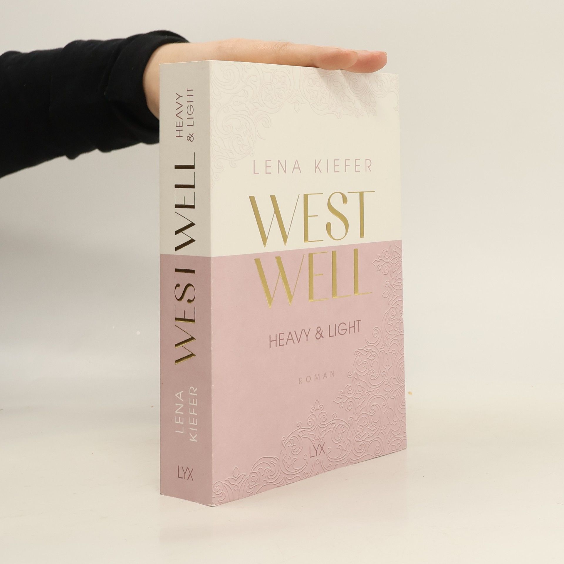 Lena Kiefer Westwell. Heavy & Light