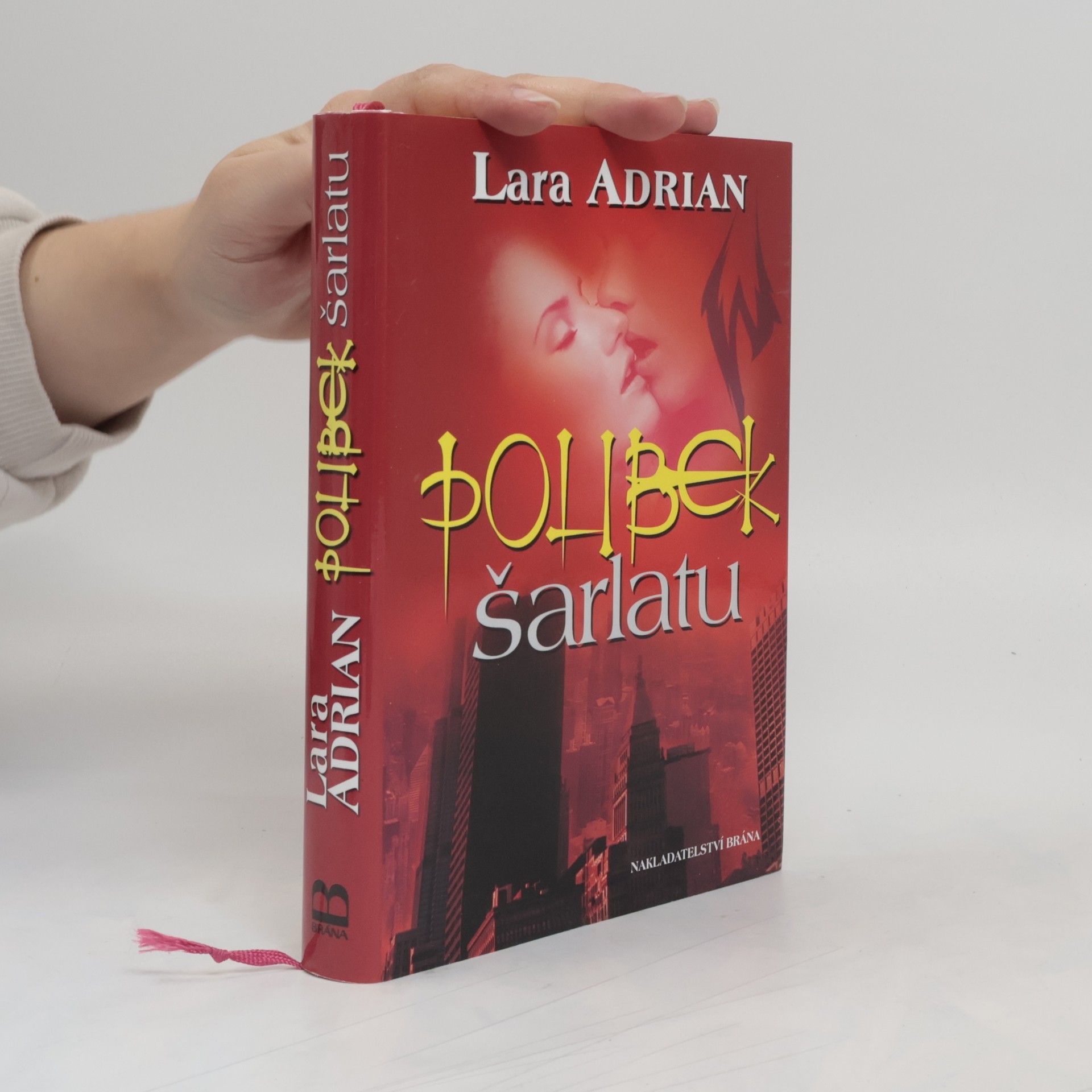 Lara Adrian Polibek šarlatu