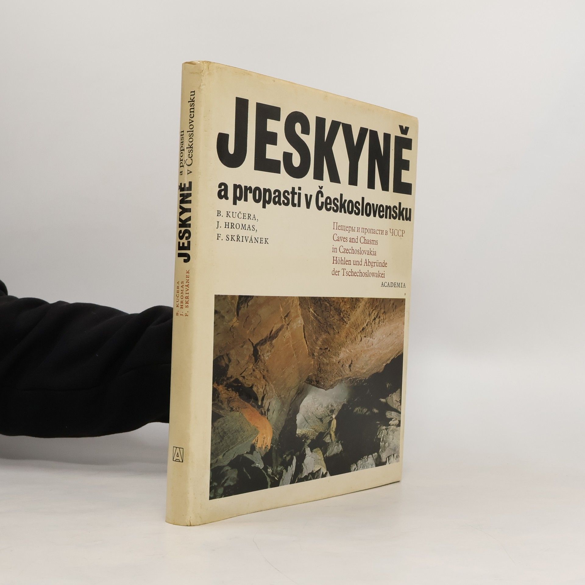 Bohumil Kučera Jeskyně a propasti v Československu
