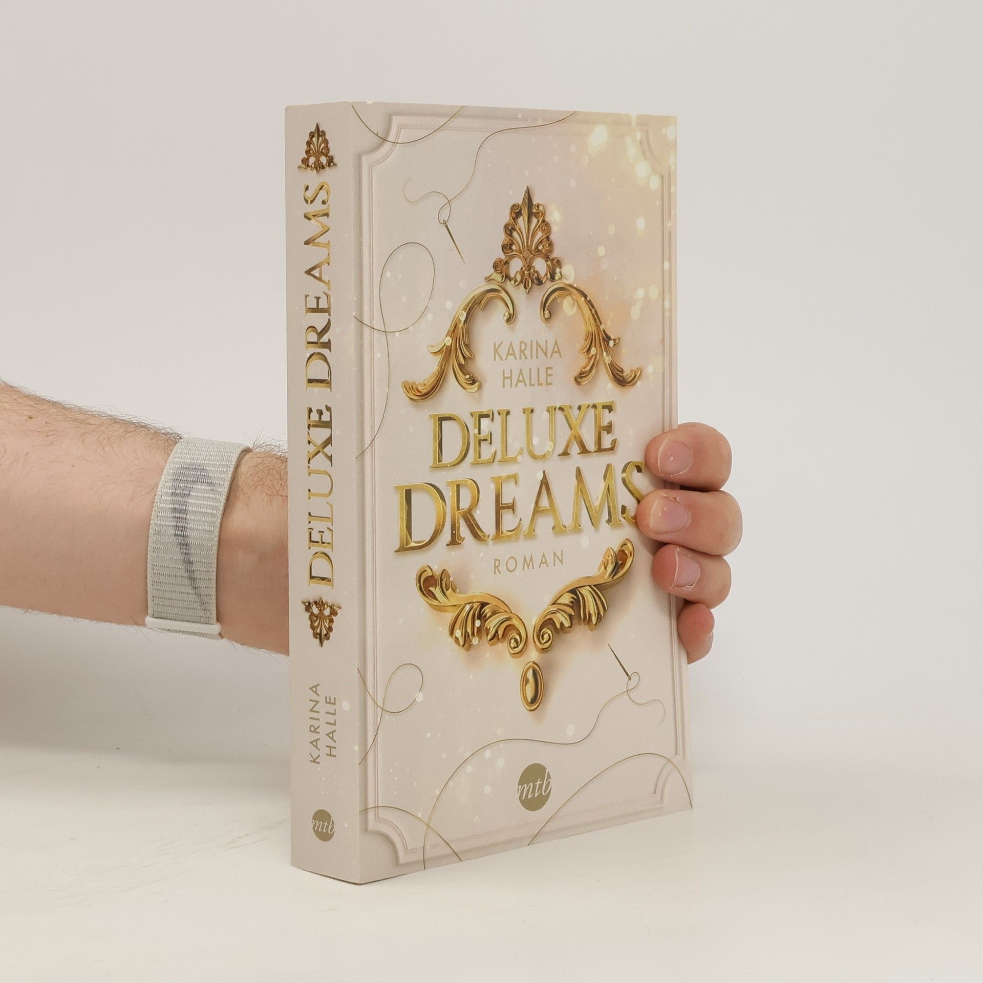 Karina Halle Deluxe Dreams