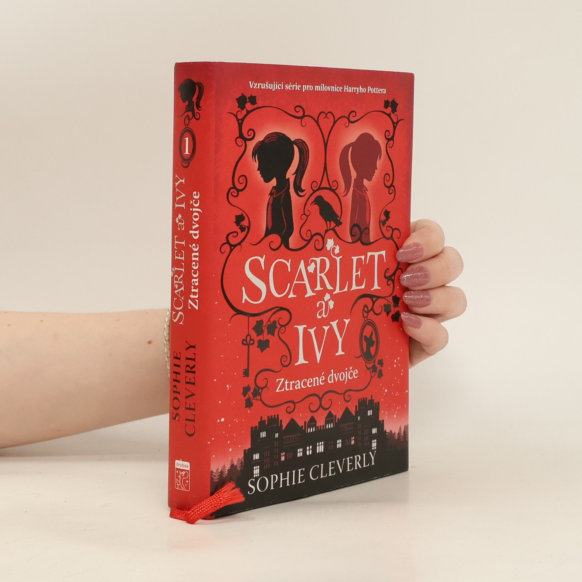 Sophie Cleverly Scarlet a Ivy. Ztracené dvojče