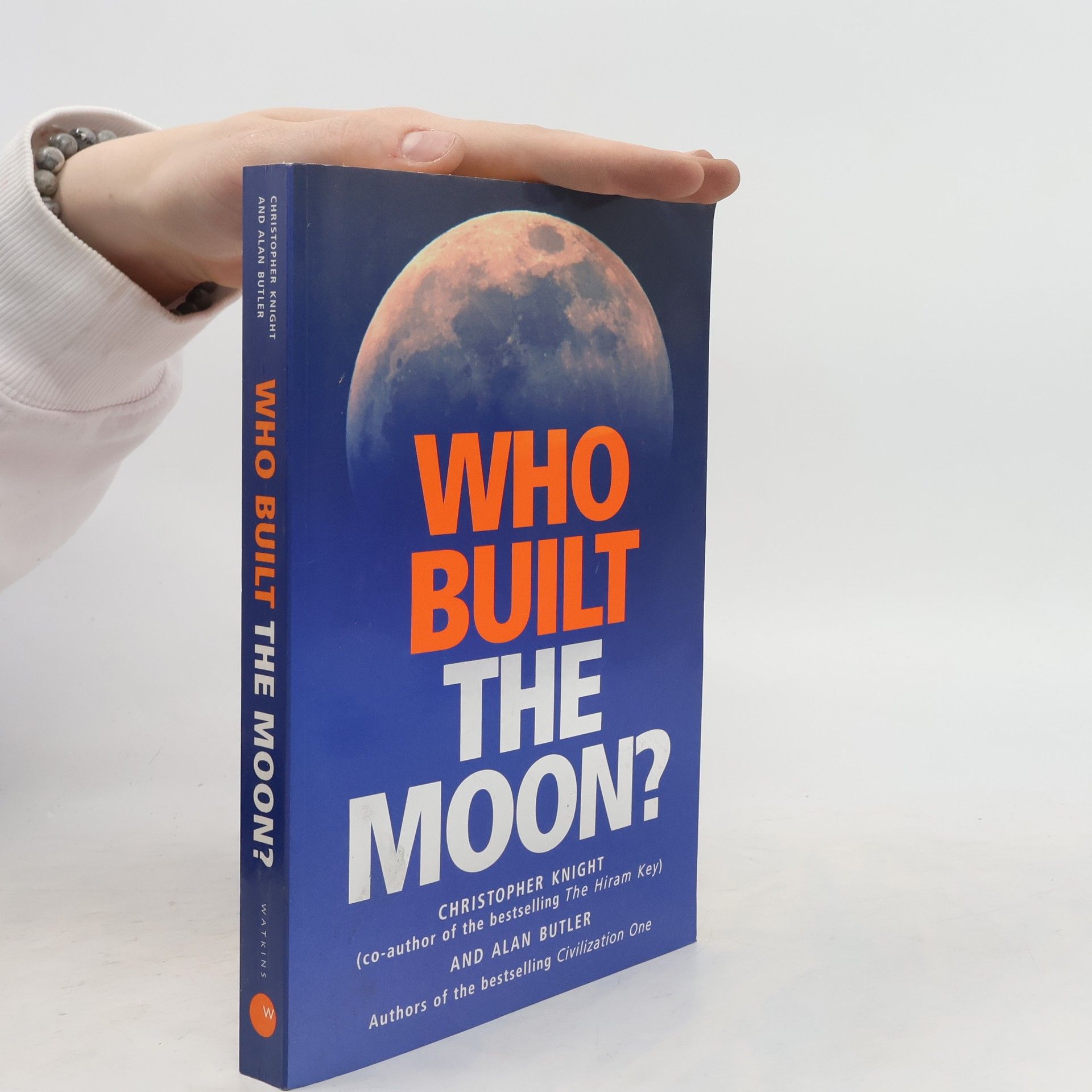 Christopher Knight Who Built the Moon?
