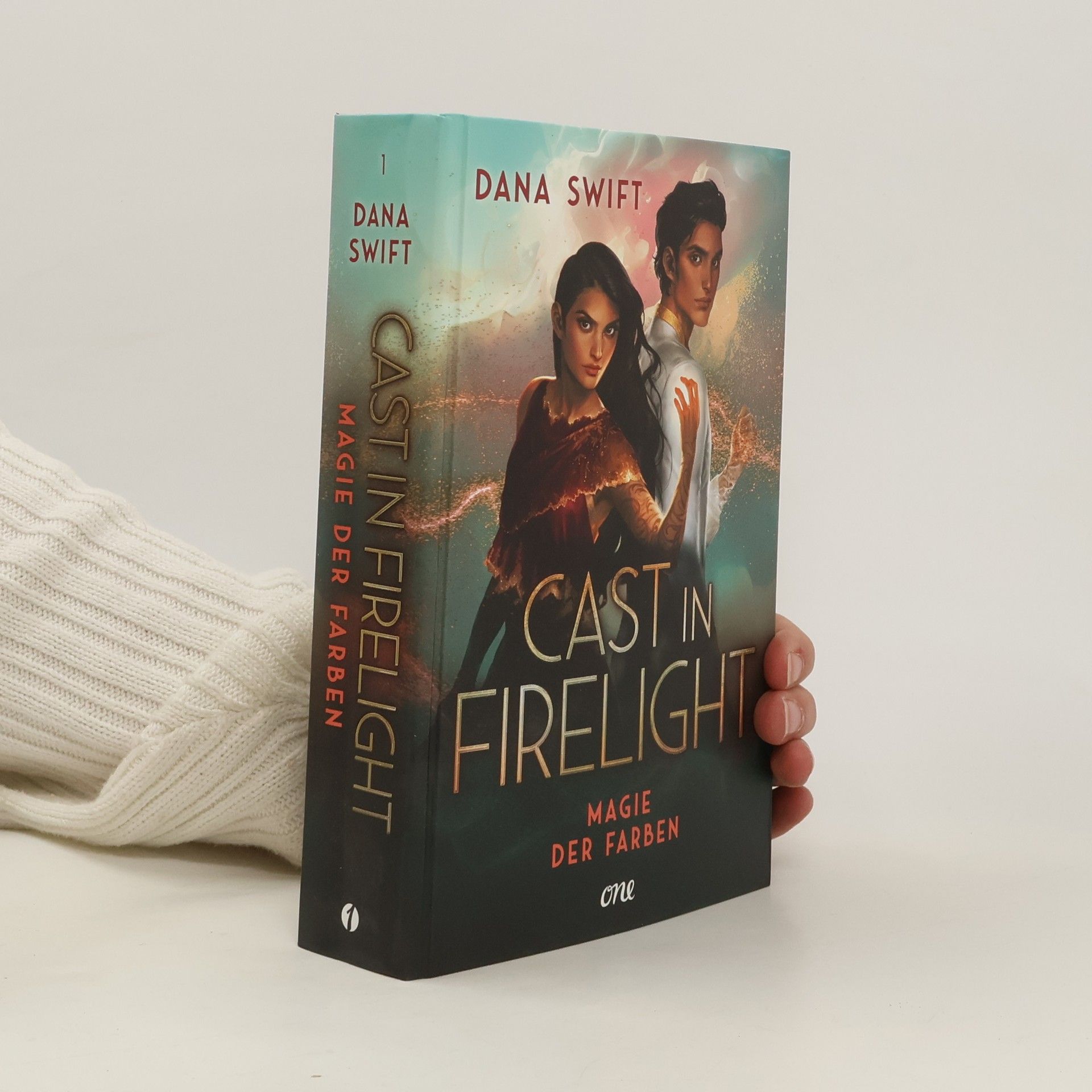 Dana Swift Cast in Firelight - Magie der Farben