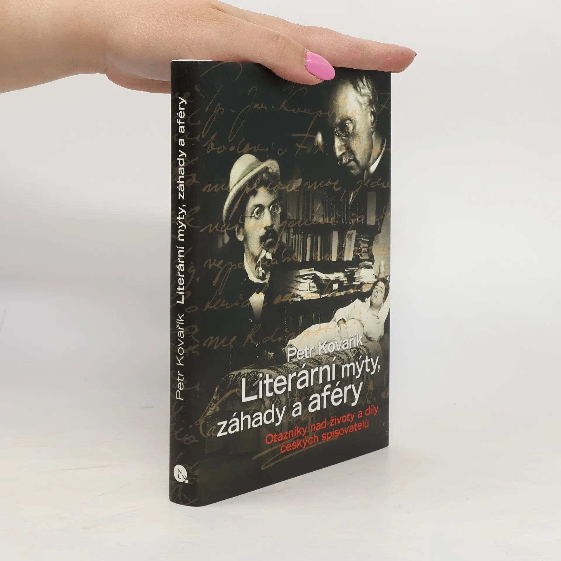 Literární mýty, záhady a aféry | Kniha | pevná | Petr Kovařík