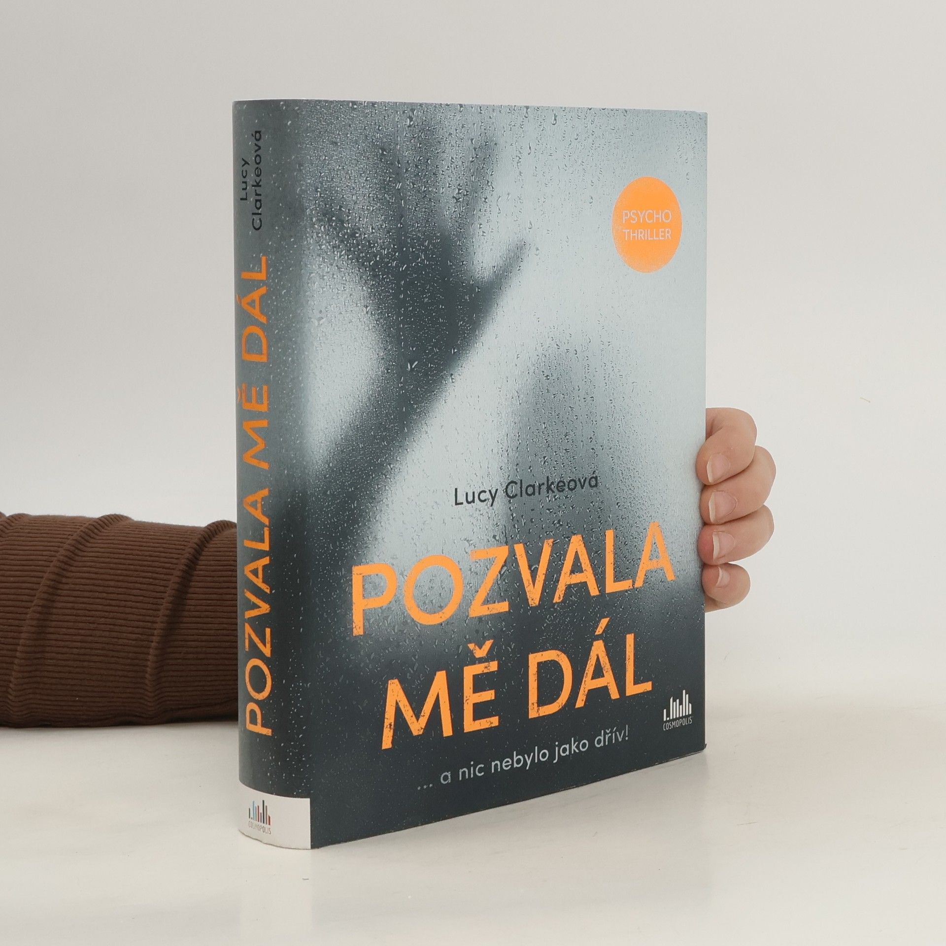 Lucy Clarke Pozvala mě dál