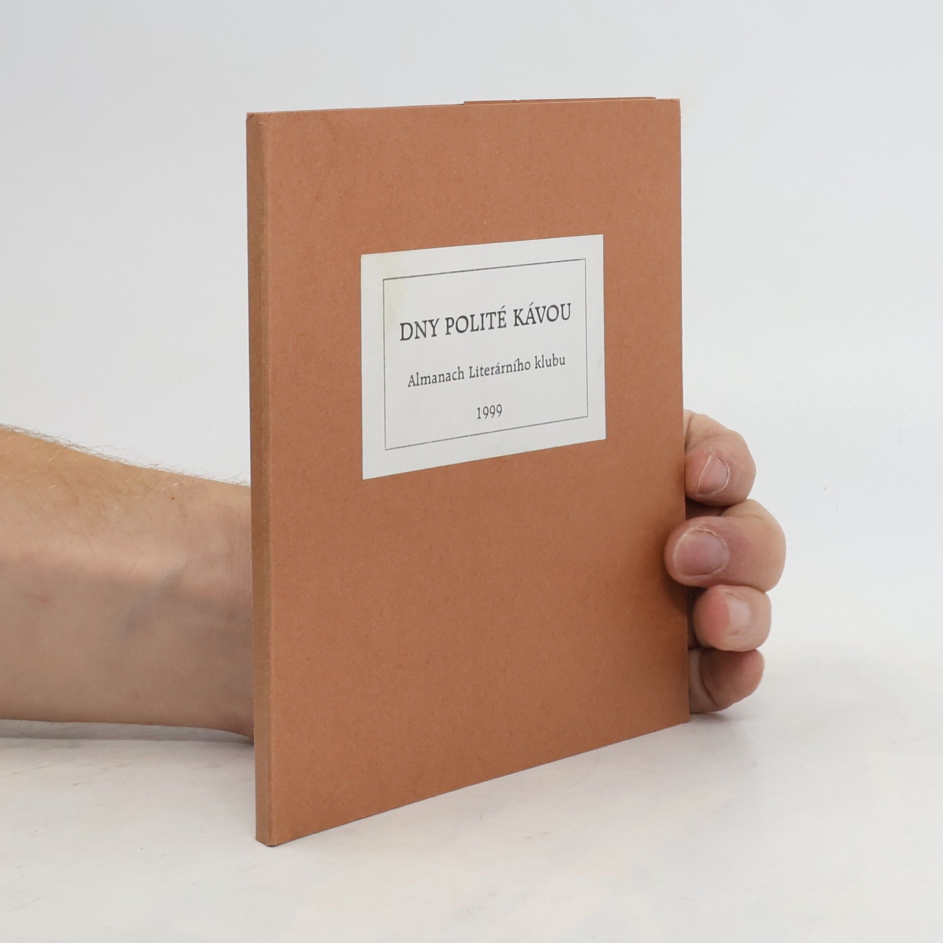 Auteurscollectief Dny polité kávou