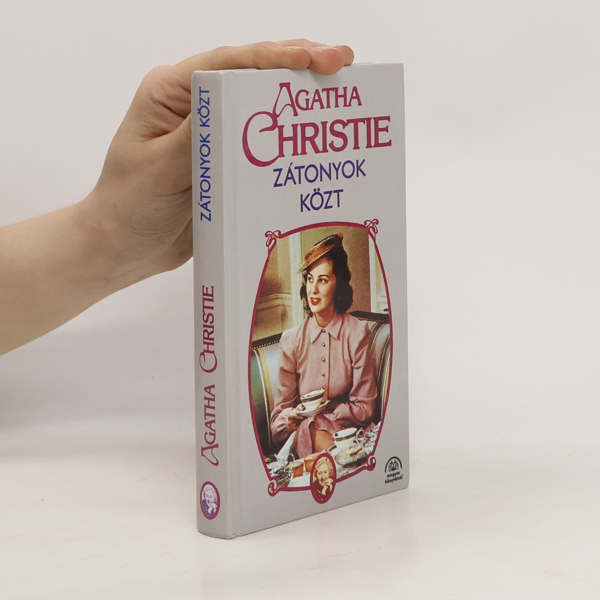 Agatha Christie Zátonyok között