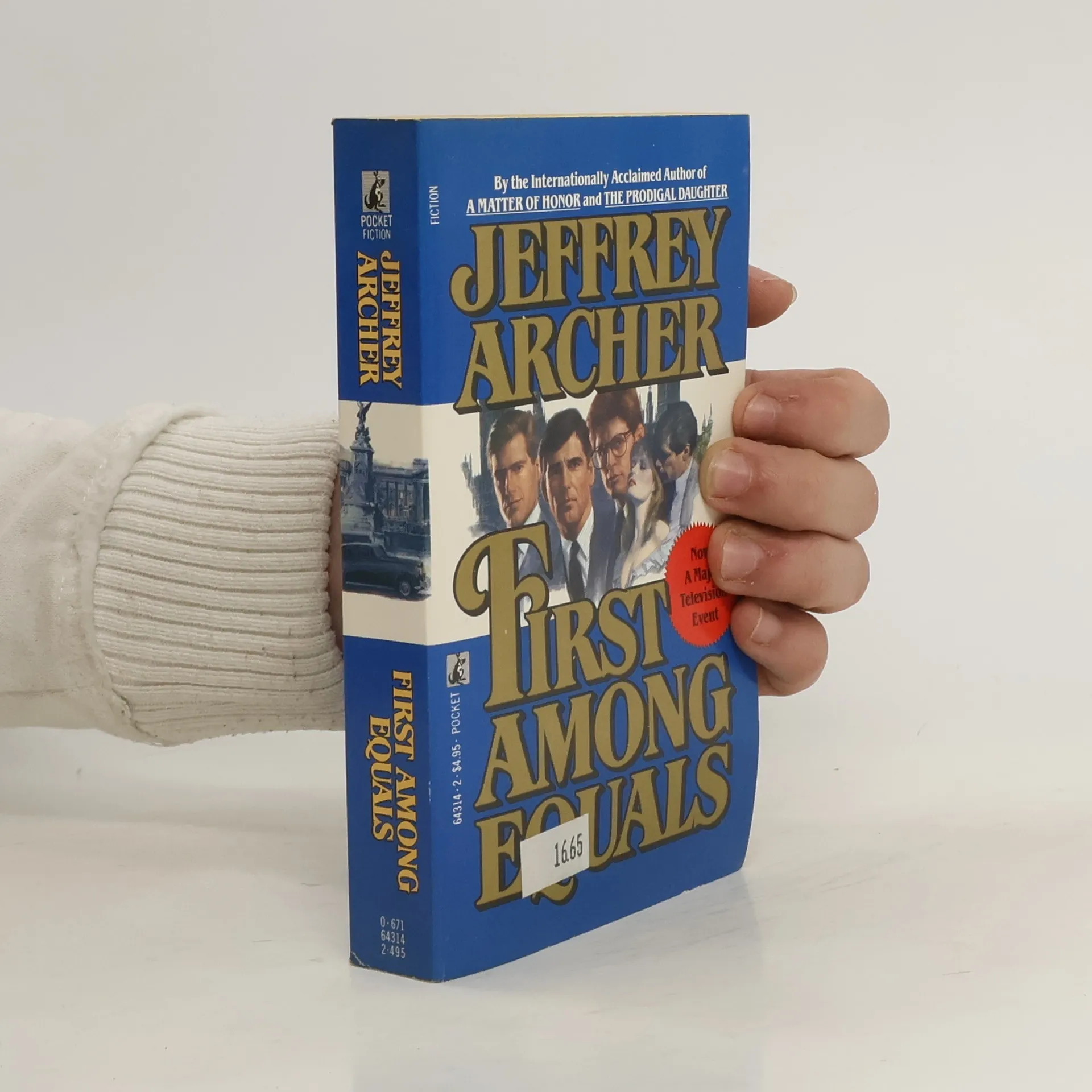First Among Equals | Book | Paperback | Jeffrey Archer | EN