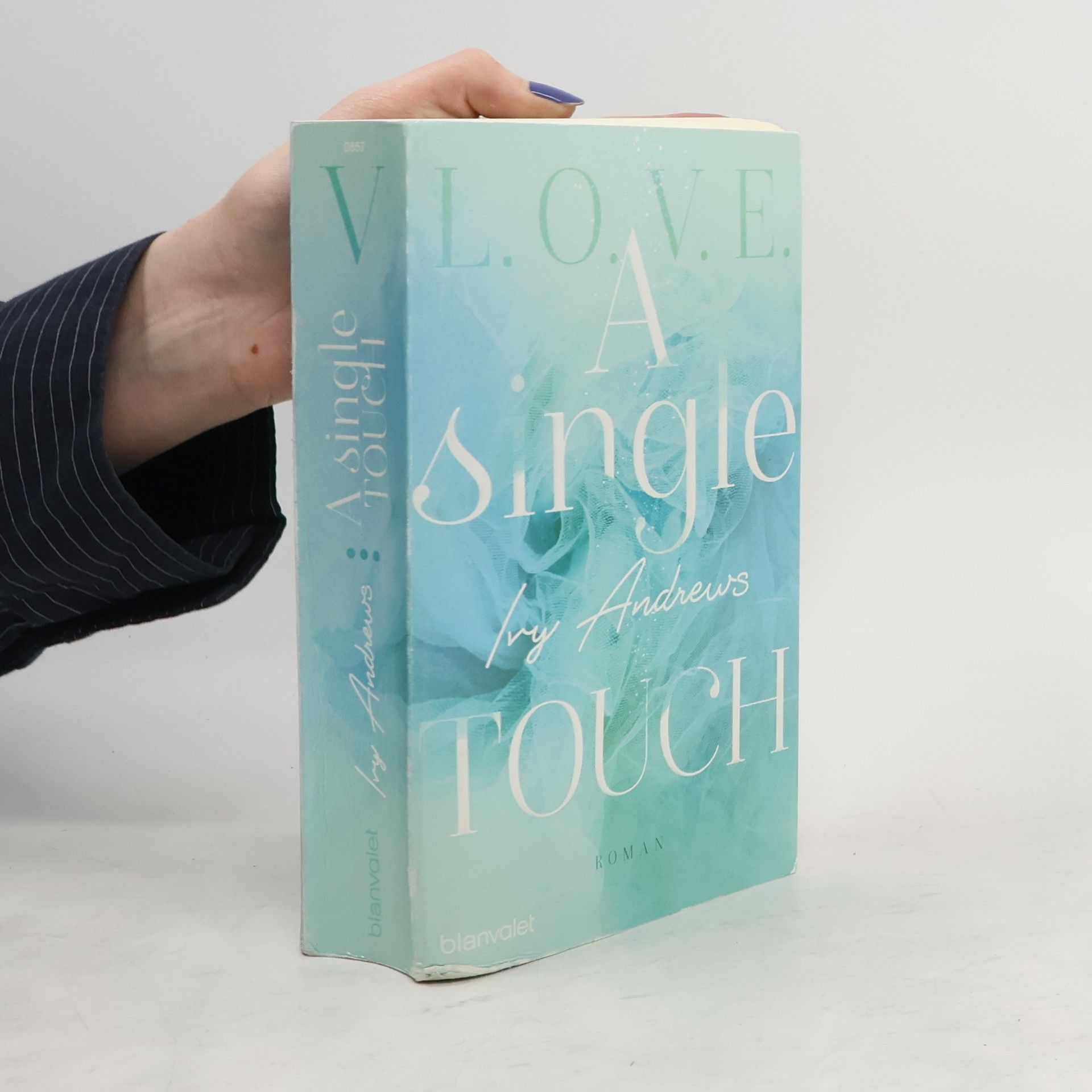 Ivy Andrews L.O.V.E. 3: A single touch
