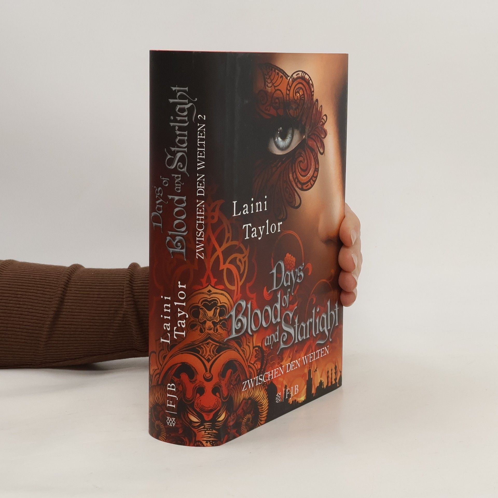 Laini Taylor Zwischen den Welten - Days of Blood and Starlight