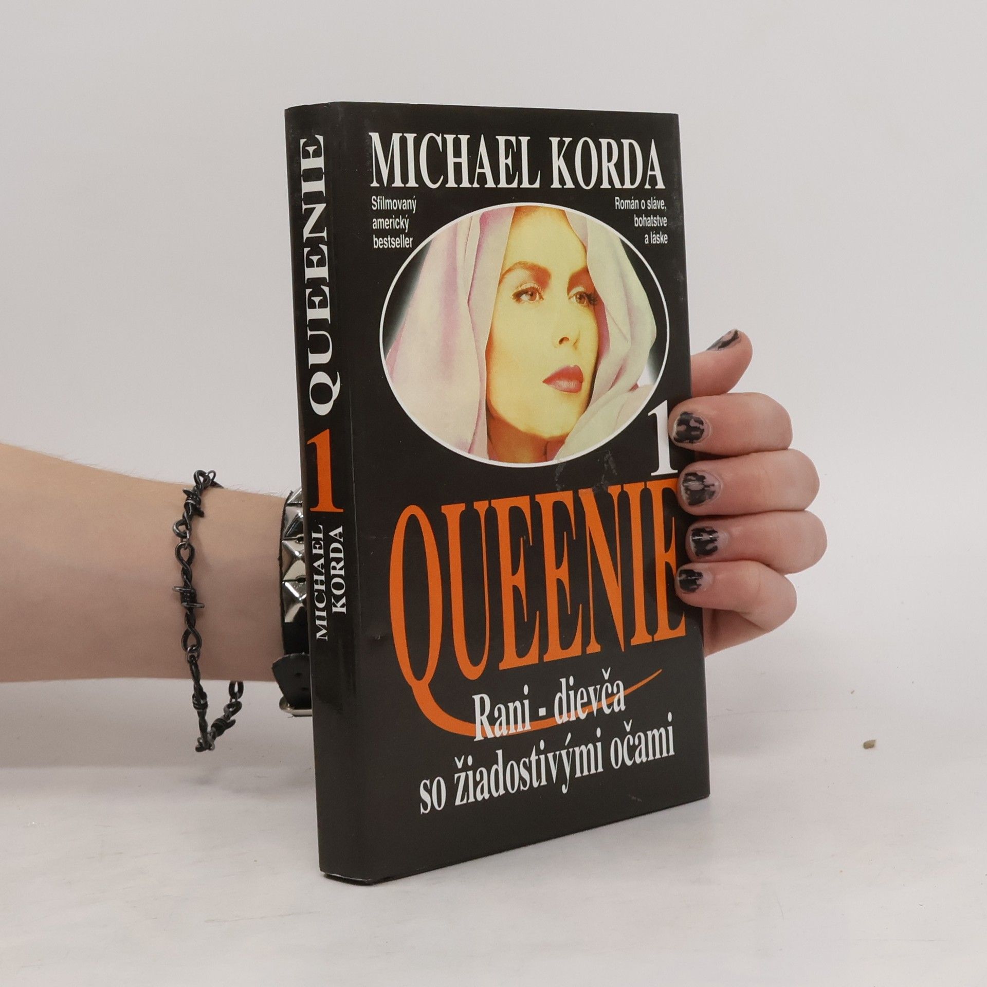 Michael Korda Queenie, 1. zv., Rani - dievča so žiadostivými očami