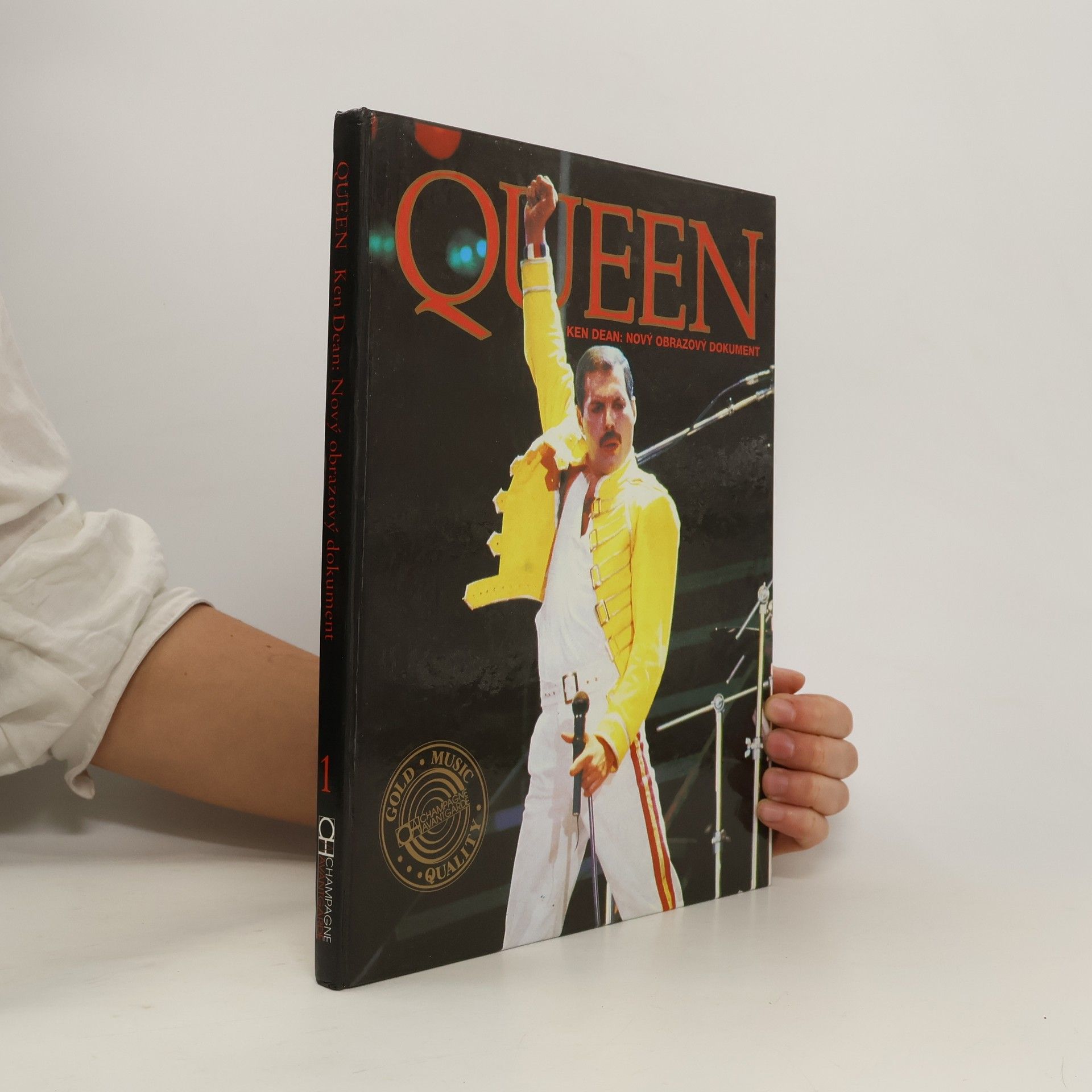 Ken Dean Queen. Nový obrazový dokument