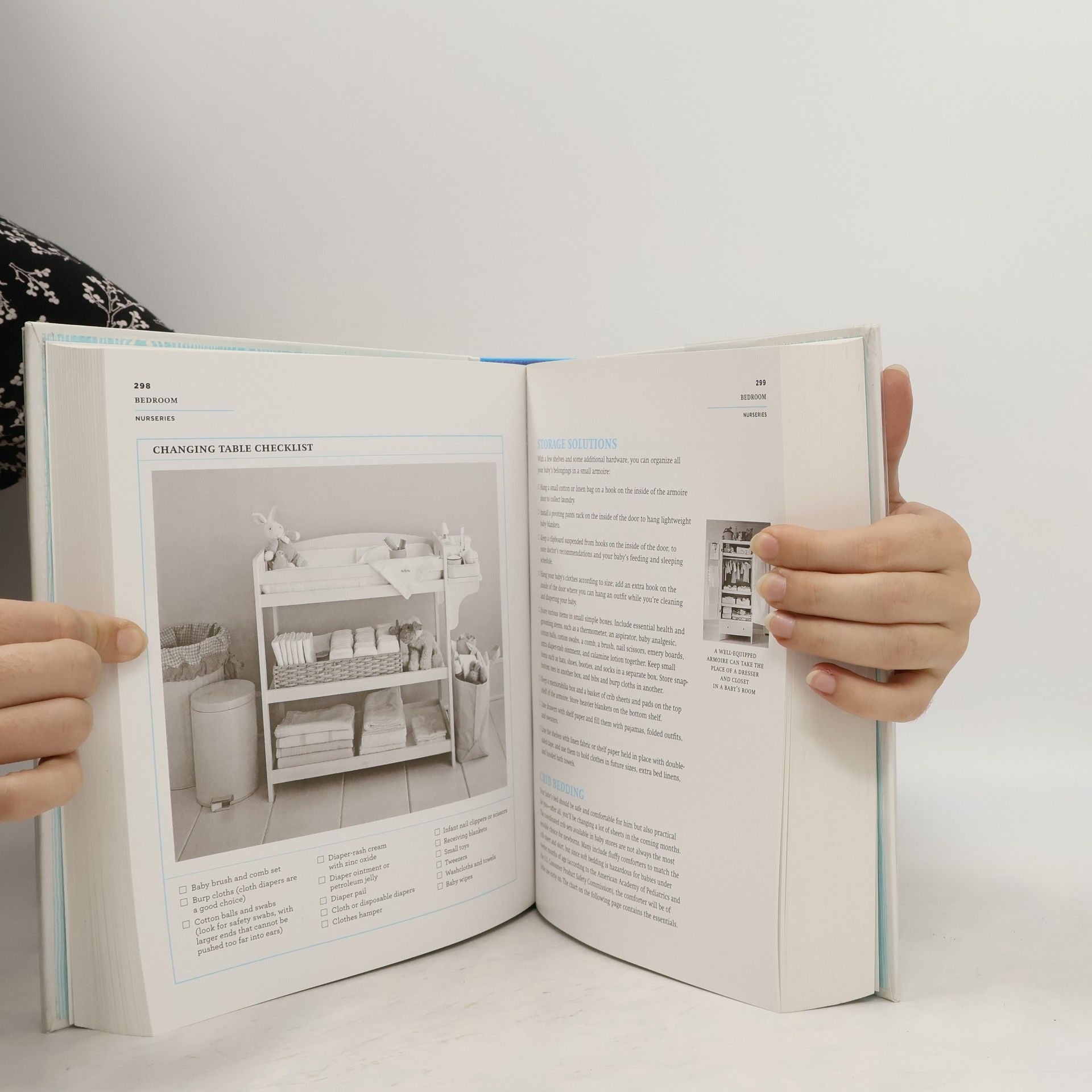 Martha Stewart Martha Stewart's Homekeeping Handbook