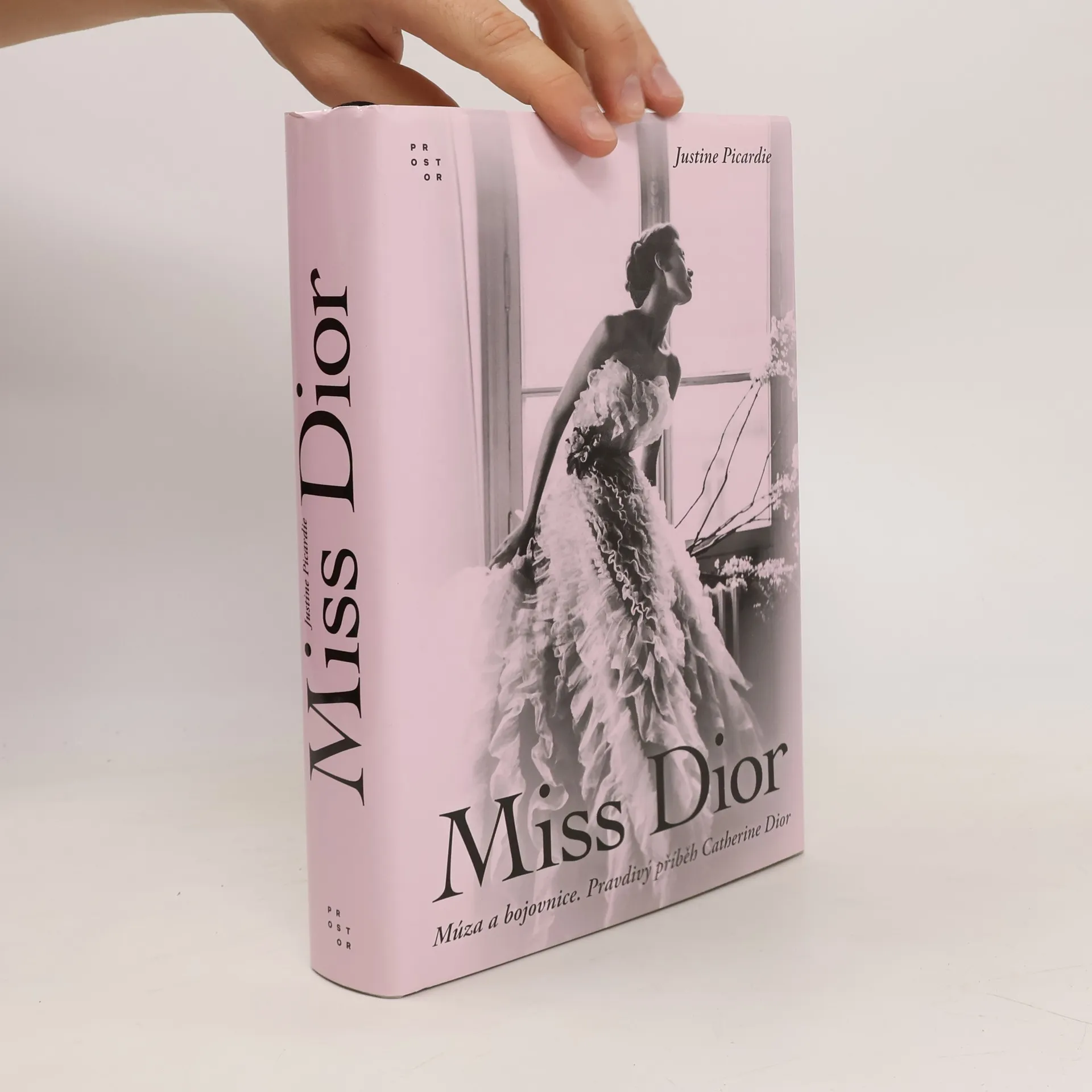 Miss Dior : múza a bojovnice : pravdivý příběh Catherine Dior | Book | Hardcover | Justine Picardie | CS