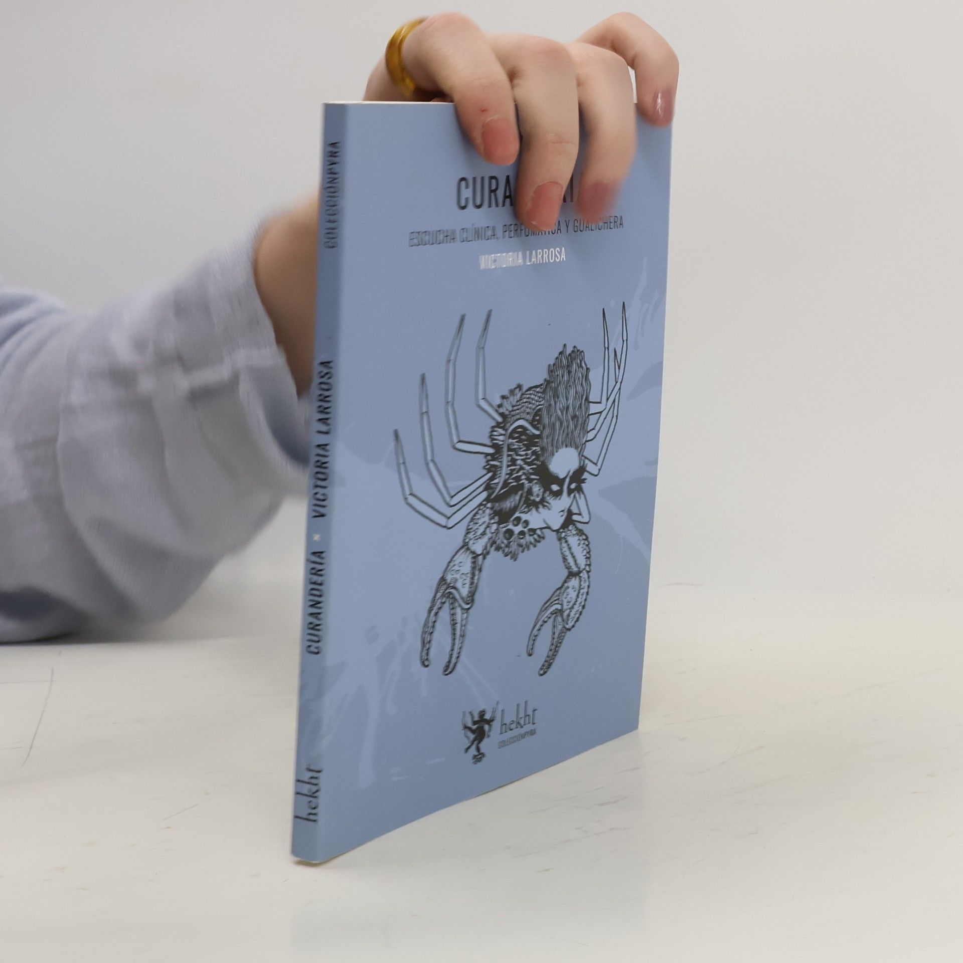 Victoria Larrosa Curandería