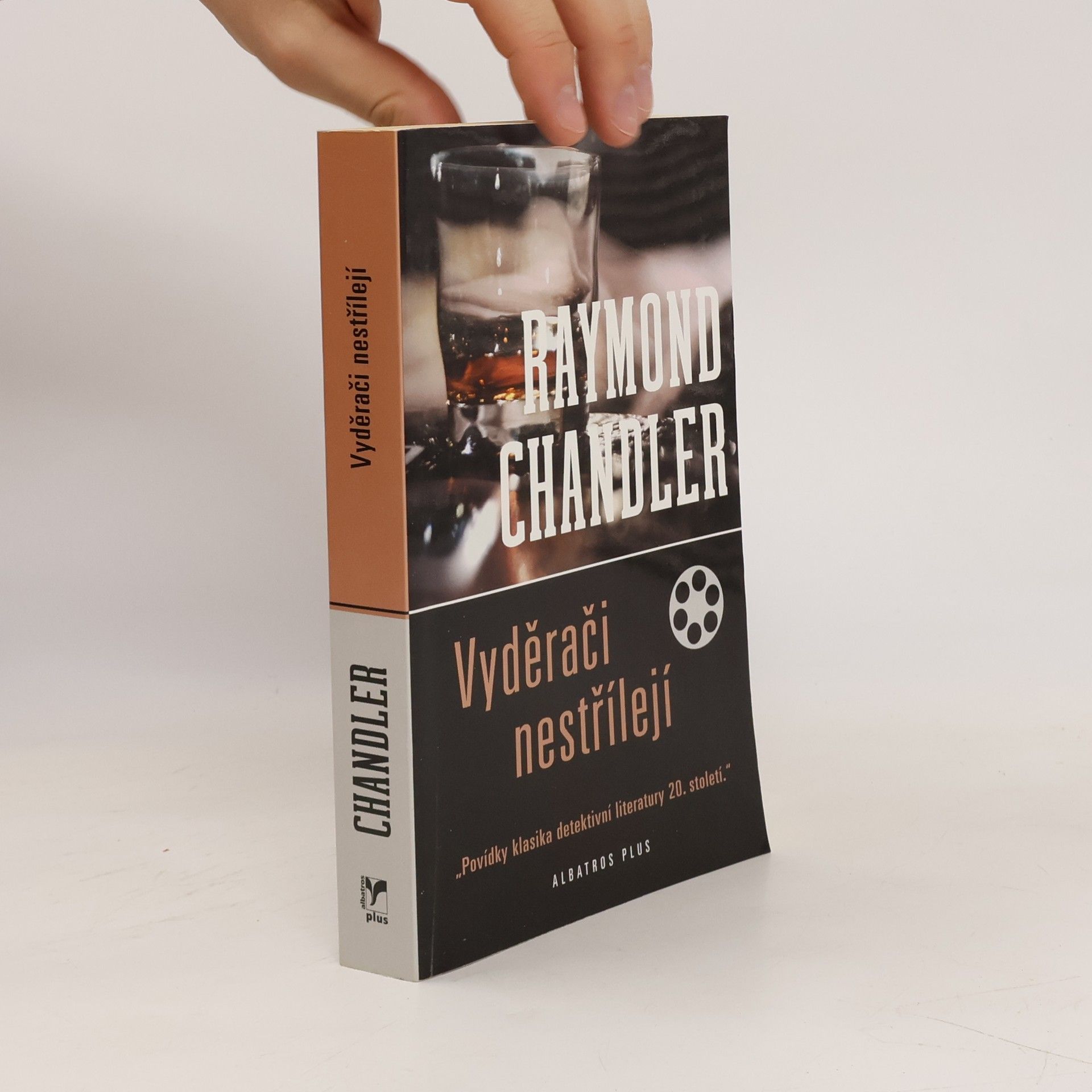Raymond Chandler Vyděrači nestřílejí