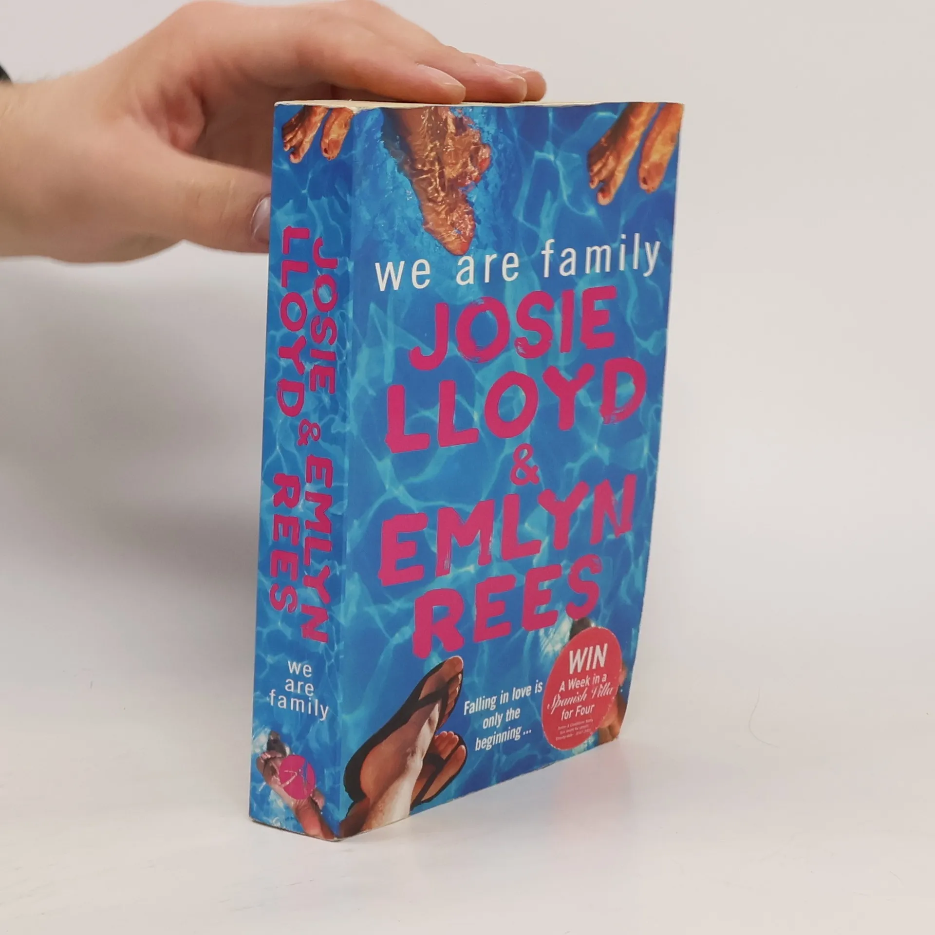 We are Family | Book | Paperback | Josie Lloyd | EN