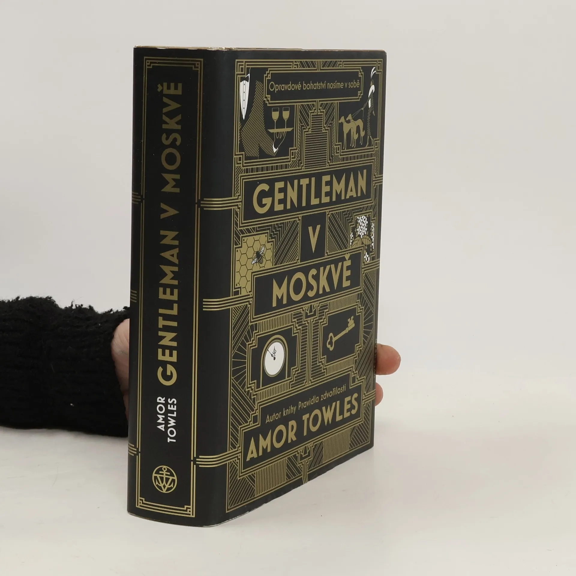 Gentleman v Moskvě | Kniha | pevná | Amor Towels | CS