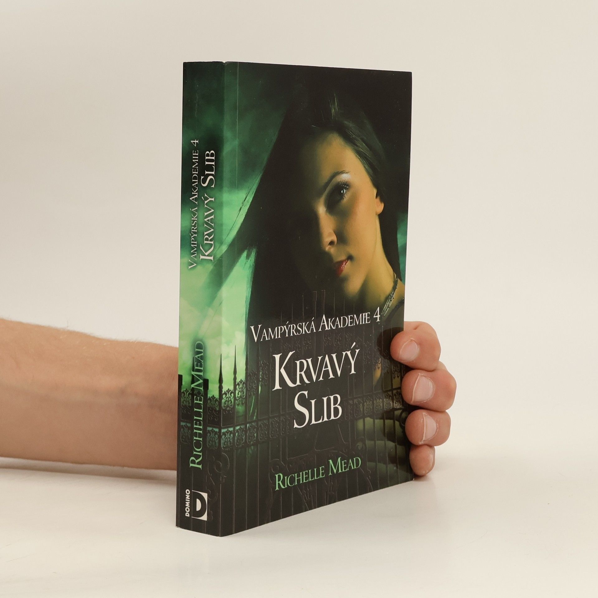 Richelle Mead Krvavý slib. Vampýrská akademie 4