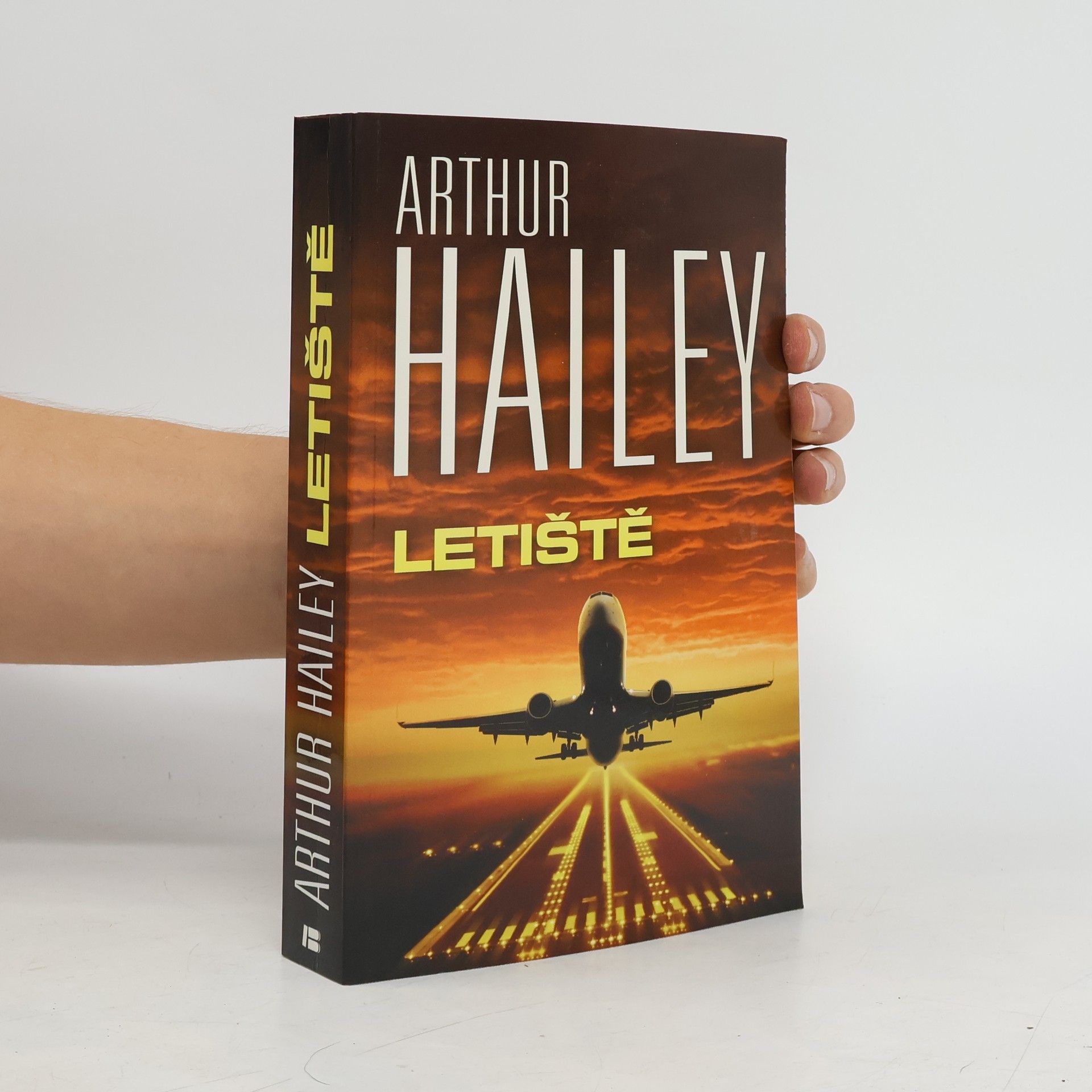 Arthur Hailey Letiště