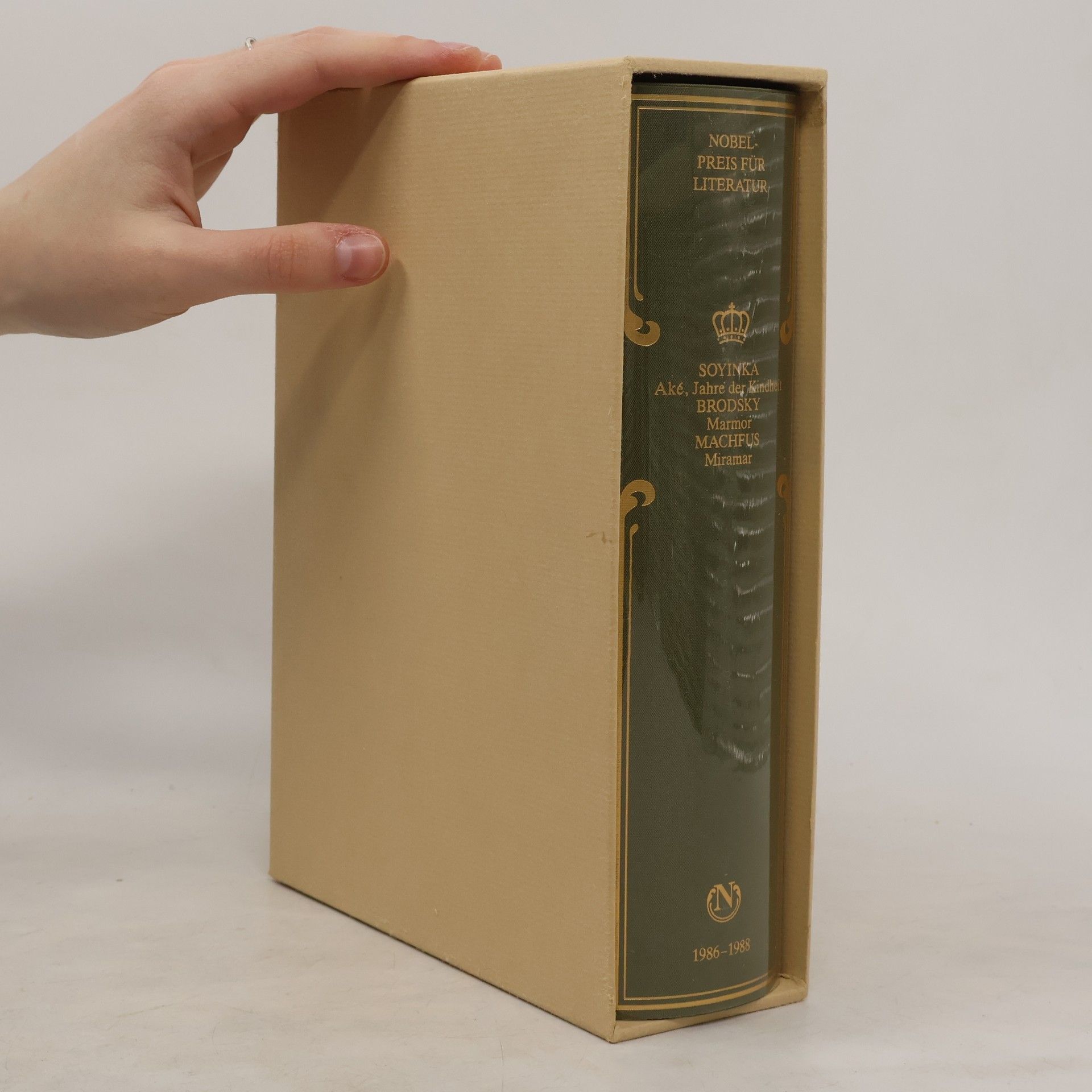 Naguib Mahfouz Nobelpreis für Literatur 1986-1988. Soyinka: Aké, Jahre fer Kindheit. Brodsky: Marmor. Machfus: Miramar