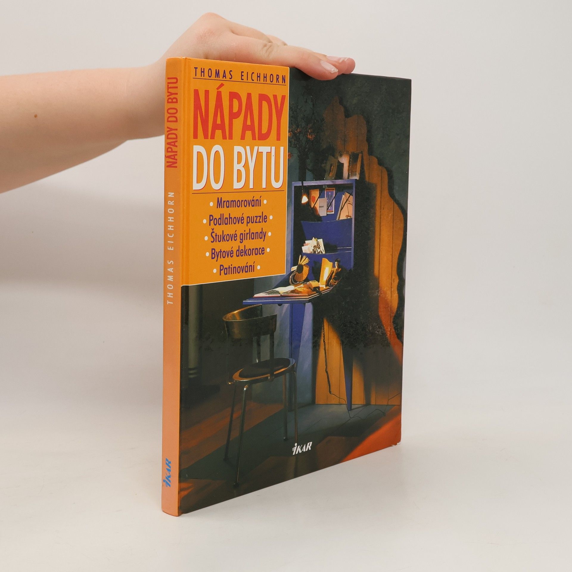 Thomas Eichhorn Nápady do bytu. Mramorování, podlahové puzzle, štukové girlandy, bytové dekorace, patinování