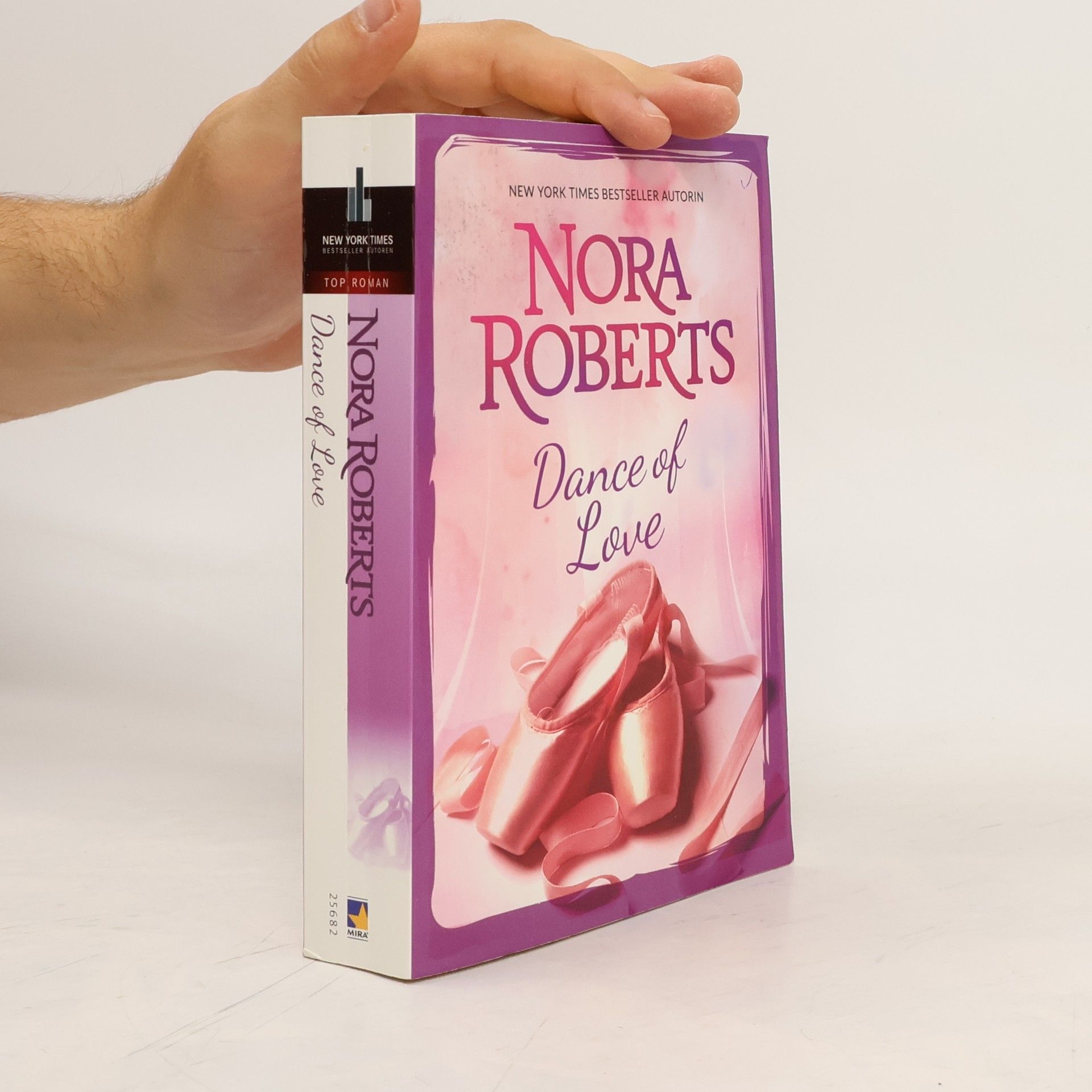 Nora Roberts Dance of love