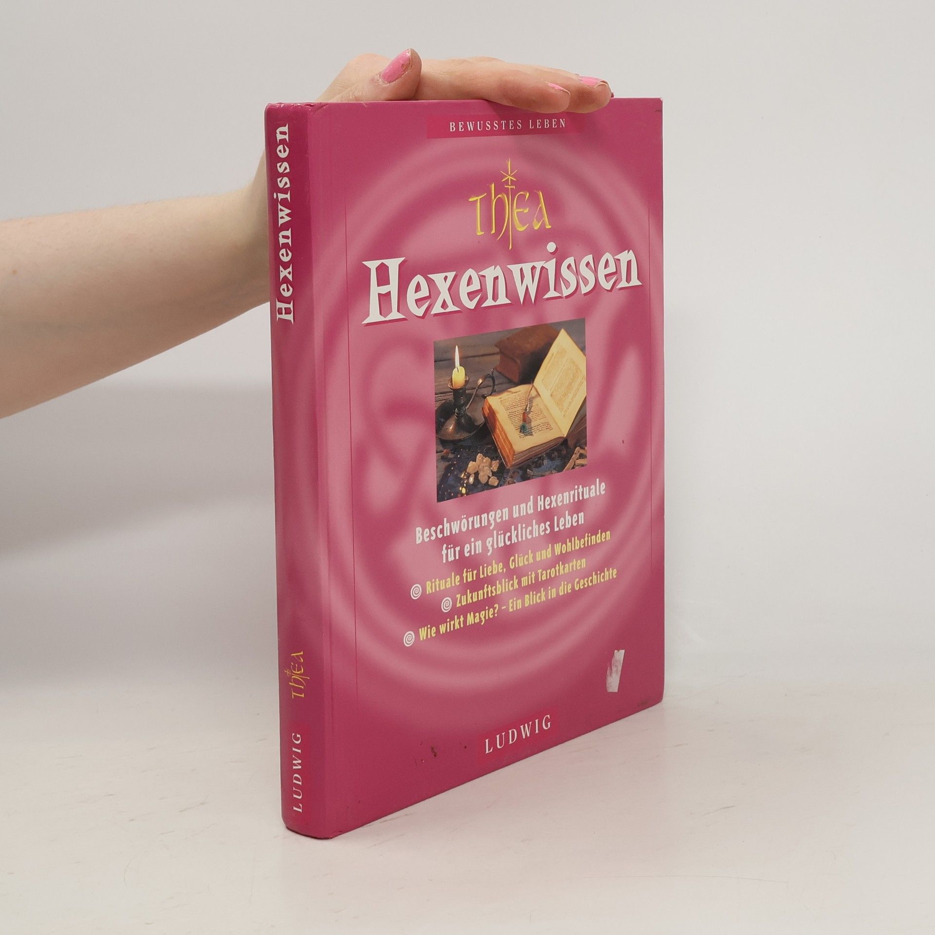 Thea Hexenwissen