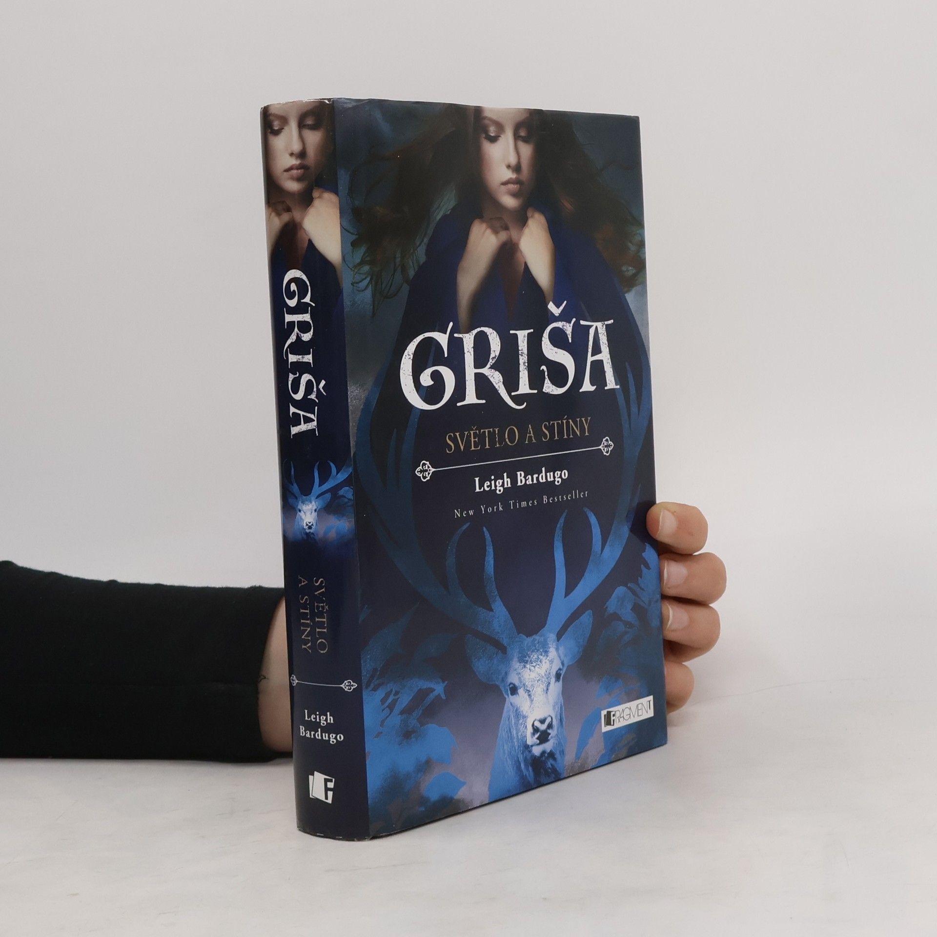 Leigh Bardugo Griša. Světlo a stíny
