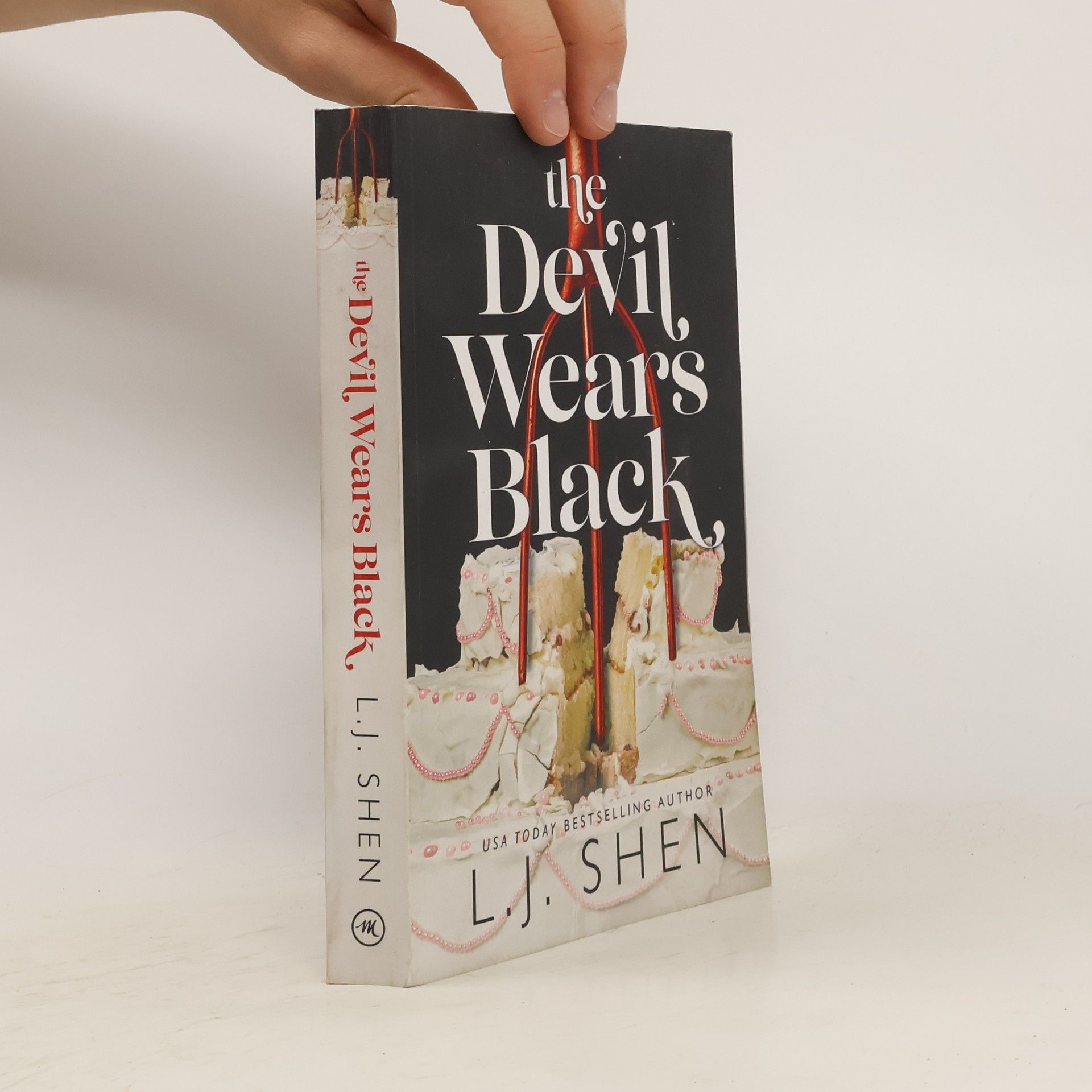 Shen Fu The Devil Wears Black