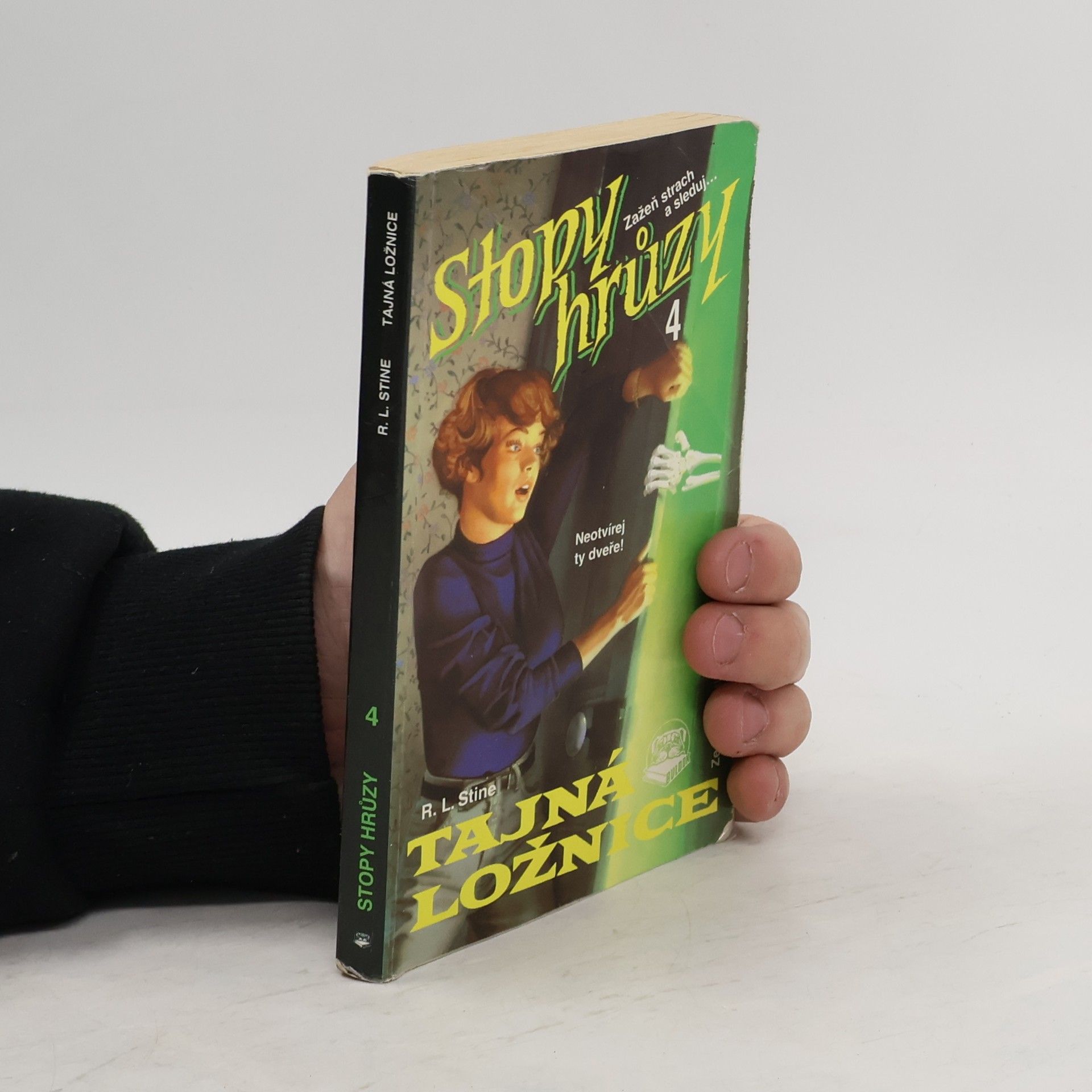 R. L. Stine Tajná ložnice. Stopy hrůzy 4.