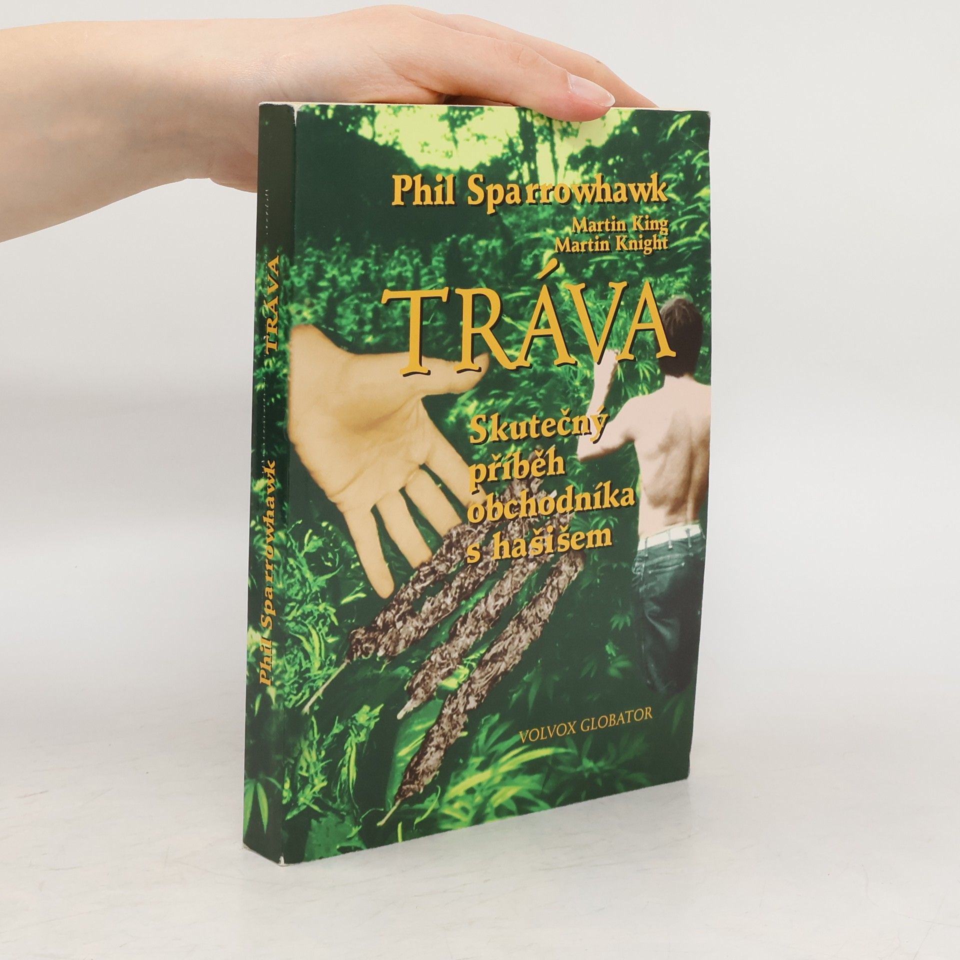 Phil Sparrowhawk Tráva