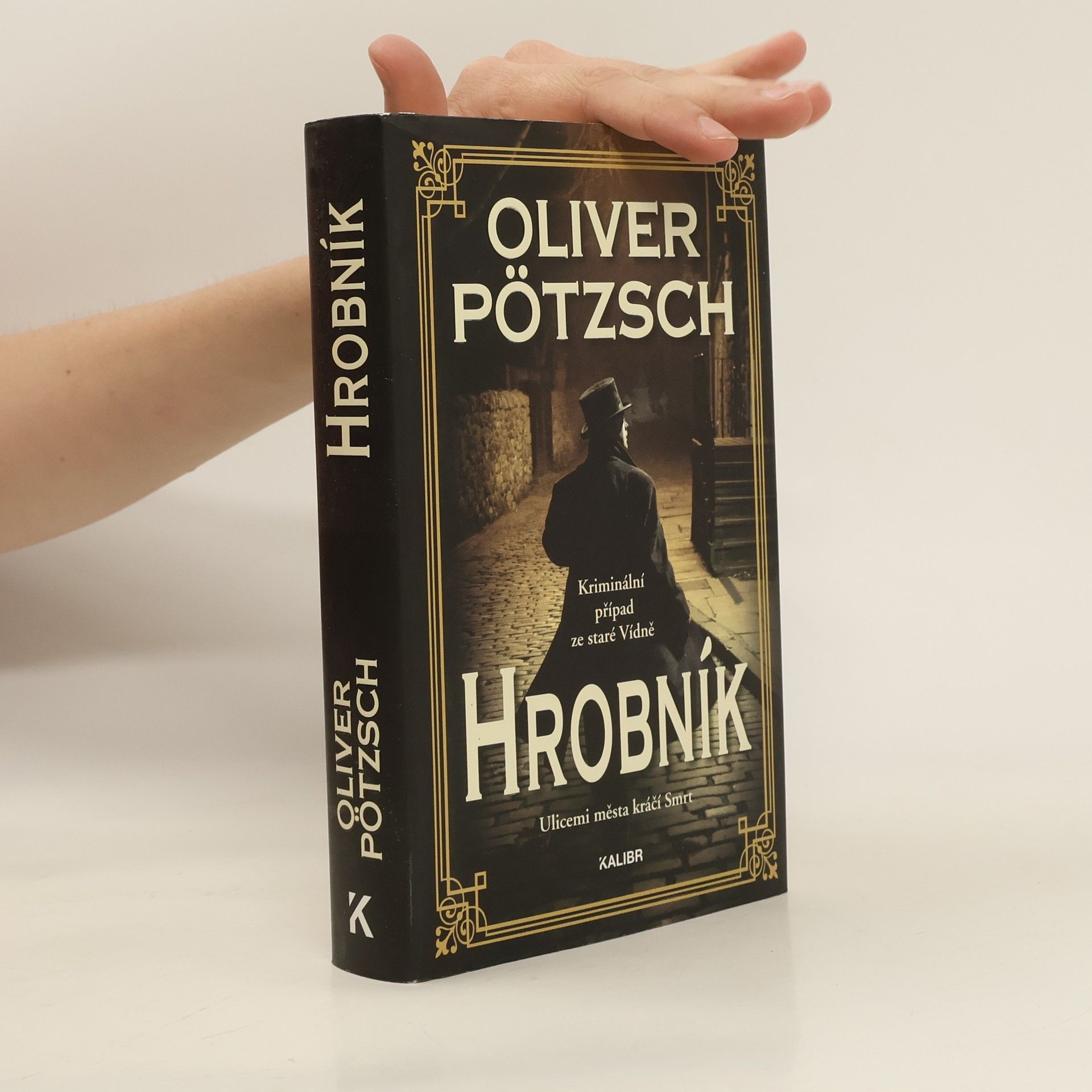Oliver Pötzsch Hrobník