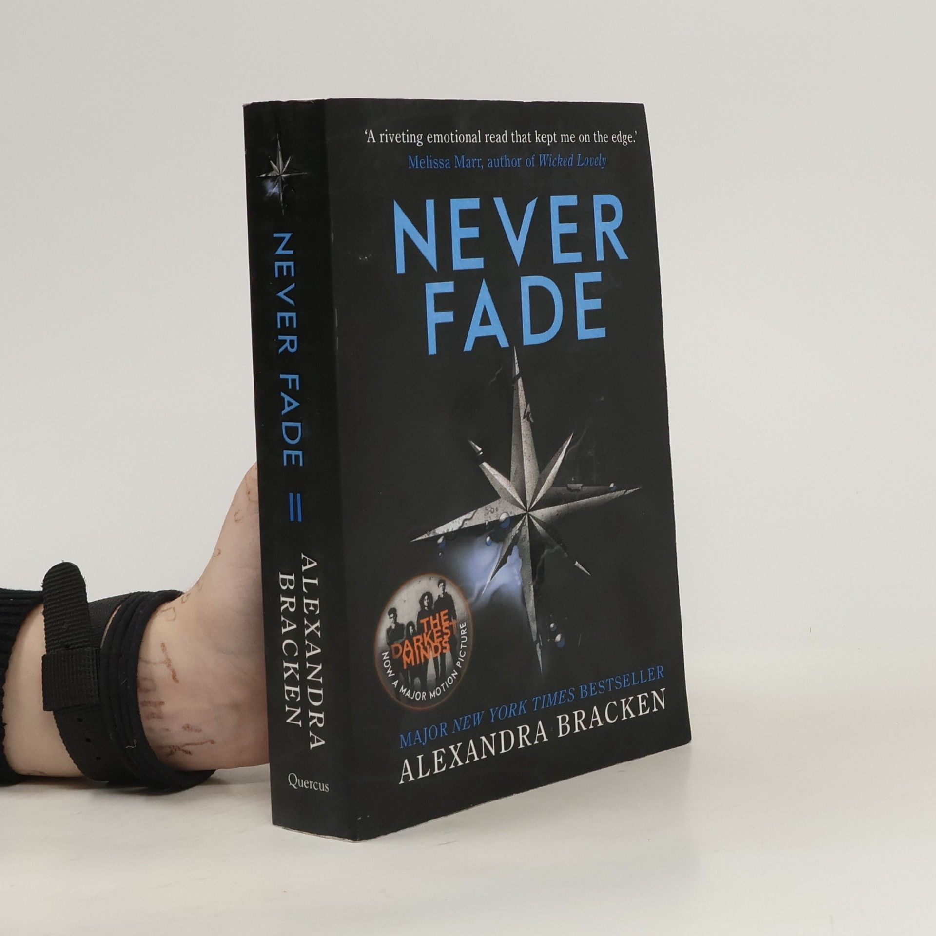 Alexandra Bracken Never Fade