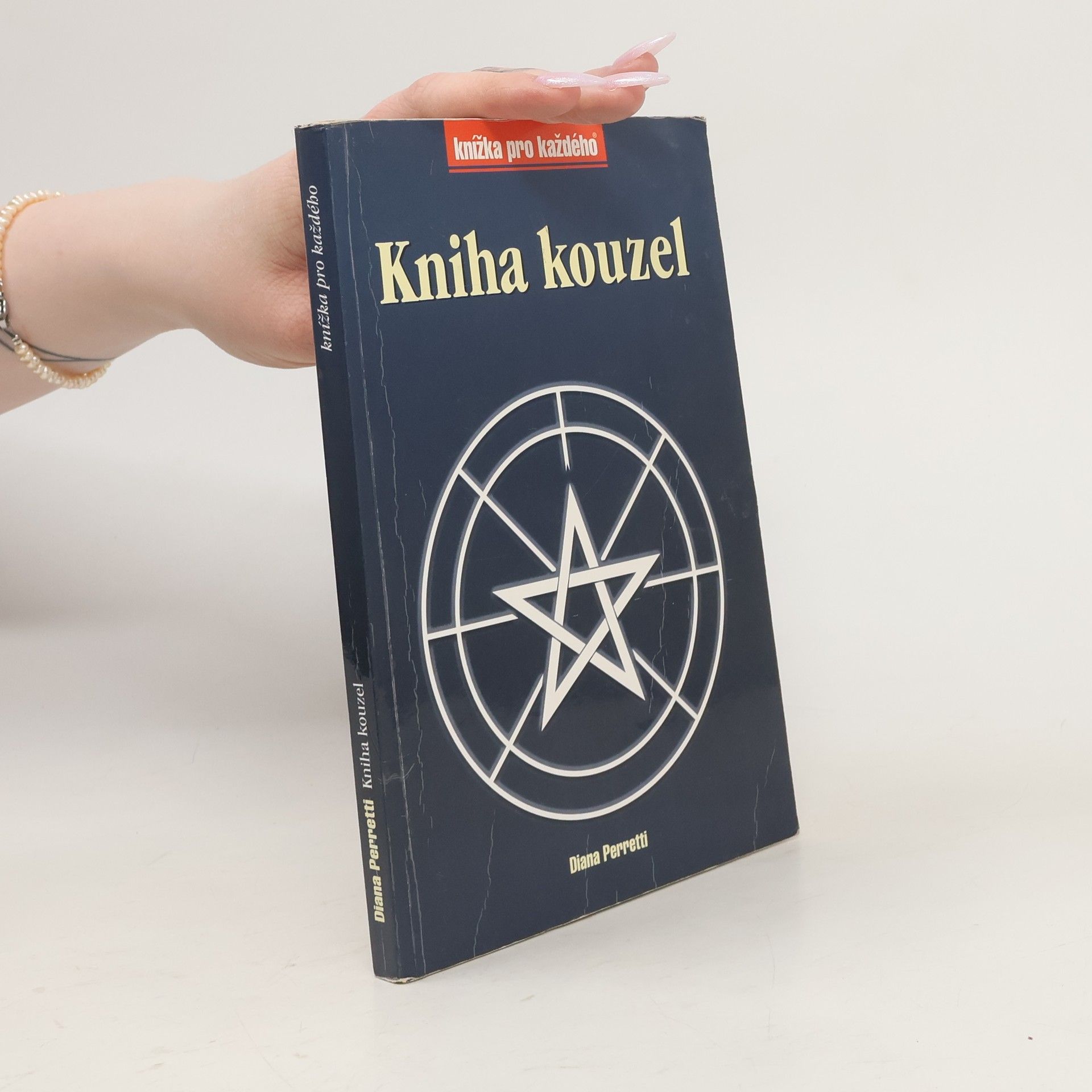 Diana Perretti Kniha kouzel