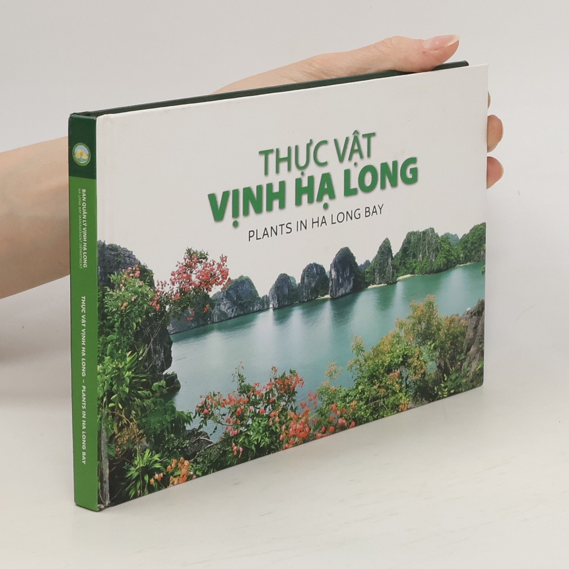 kolektiv Thực vật Vịnh Hạ Long. Plants in Ha Long Bay