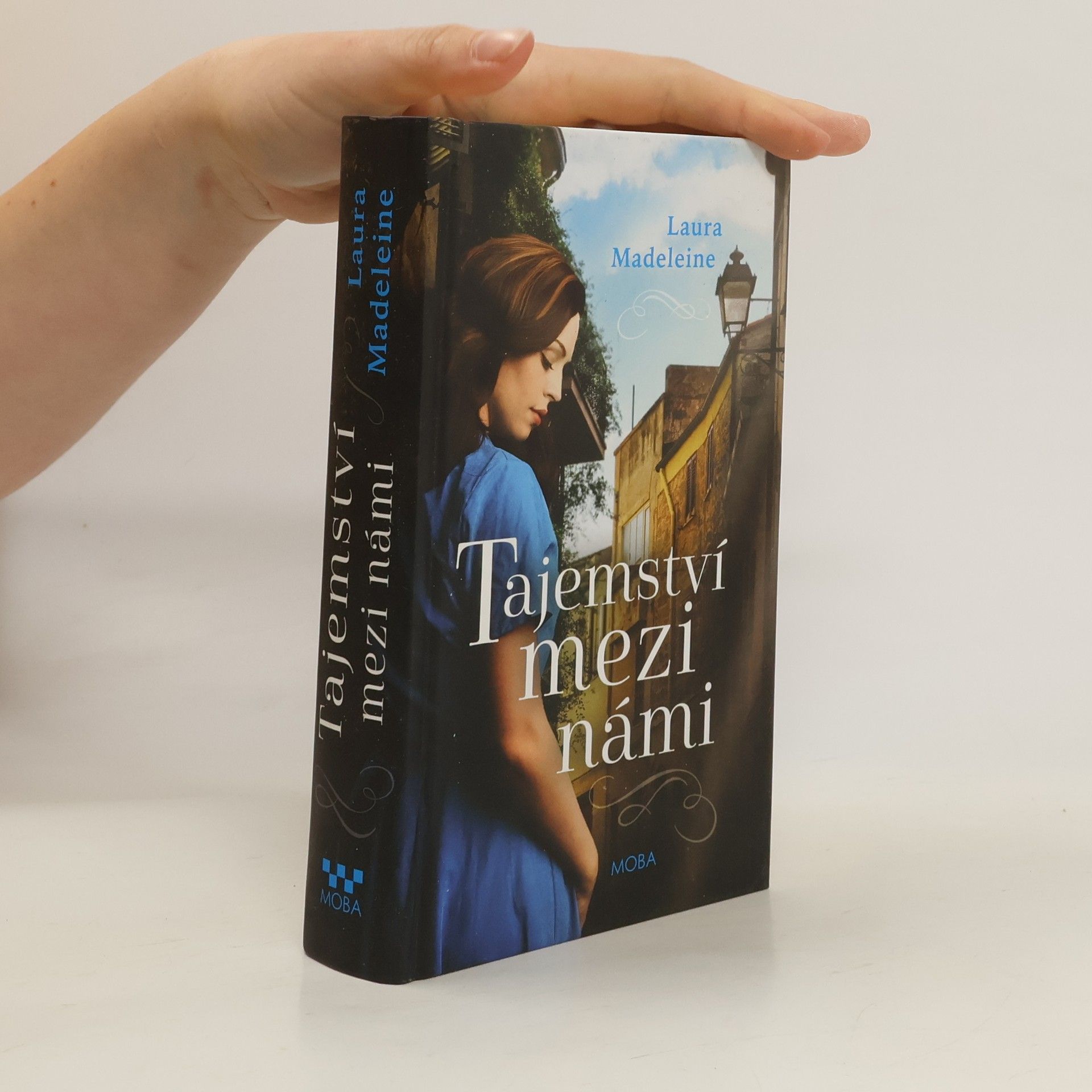 Laura Madeleine Tajemství mezi námi